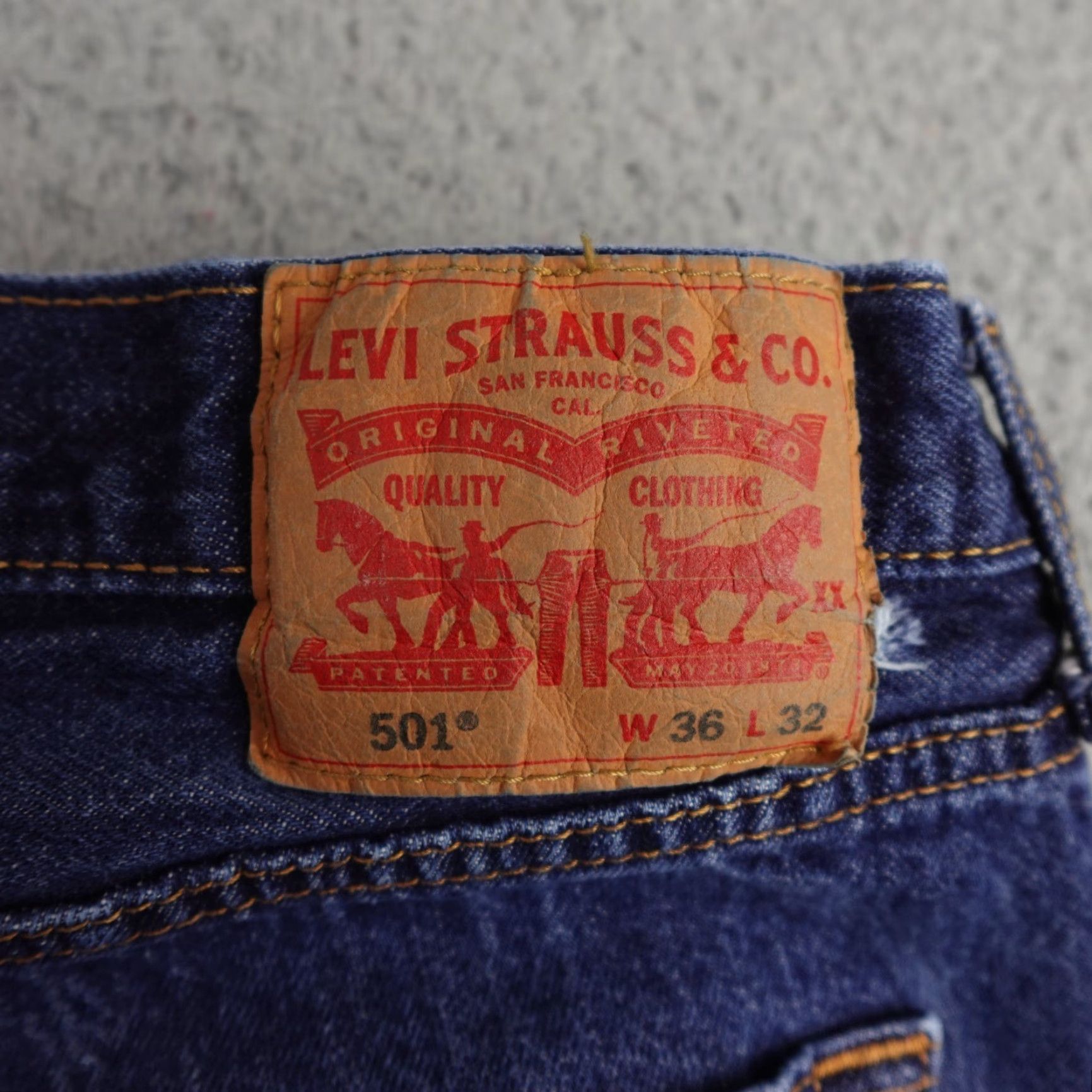 Levi's Levi's 501 Jeans Mens 36X32 Blue Denim Dark Wash Button Fly Red Tab Jeans 501 Regular Fit Size US 36 / EU 52 - 3 Thumbnail