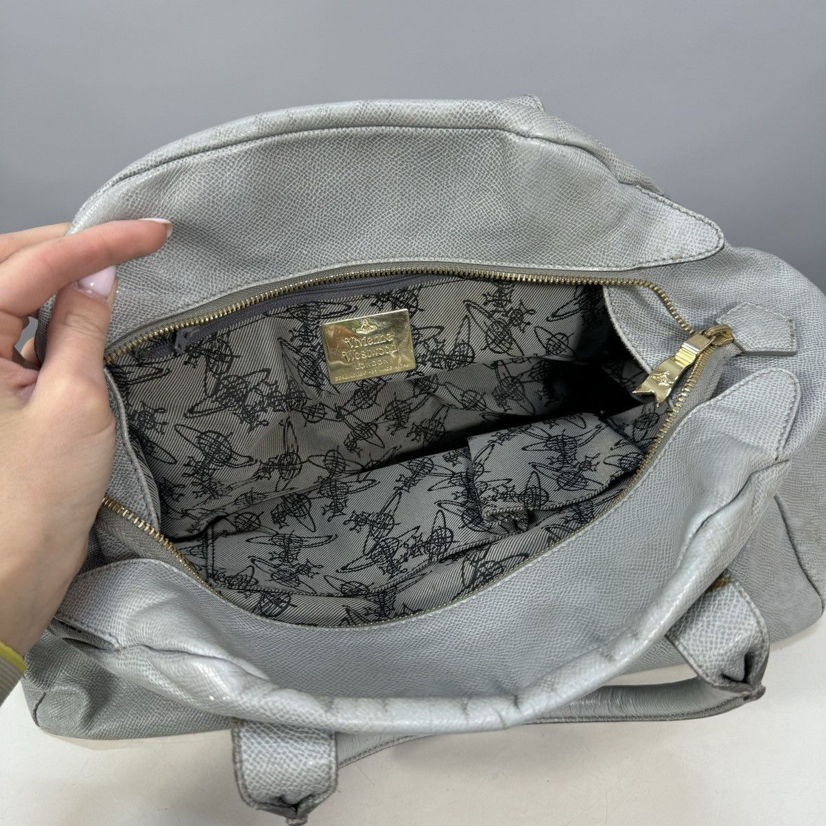 Vivienne Westwood VIVIENNE WESTWOOD YESMINE PERFORATED ORB BAG Size ONE SIZE - 14 Thumbnail