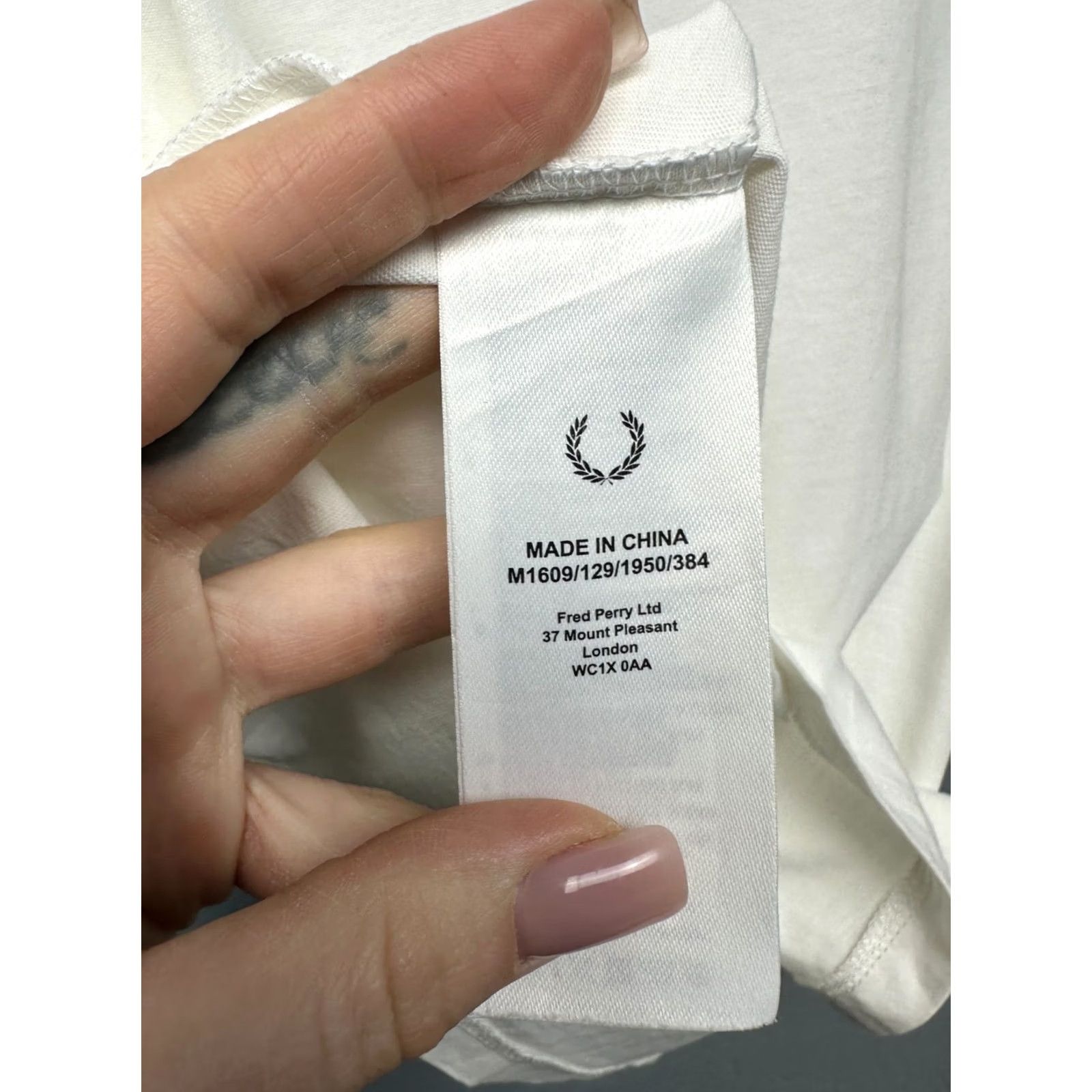 Fred Perry Fred Perry Mens Crew Neck T-Shirt Tee Size S White Cotton Logo Shirt Mens Shirt S White Logo Size US S / EU 44-46 / 1 - 5 Thumbnail