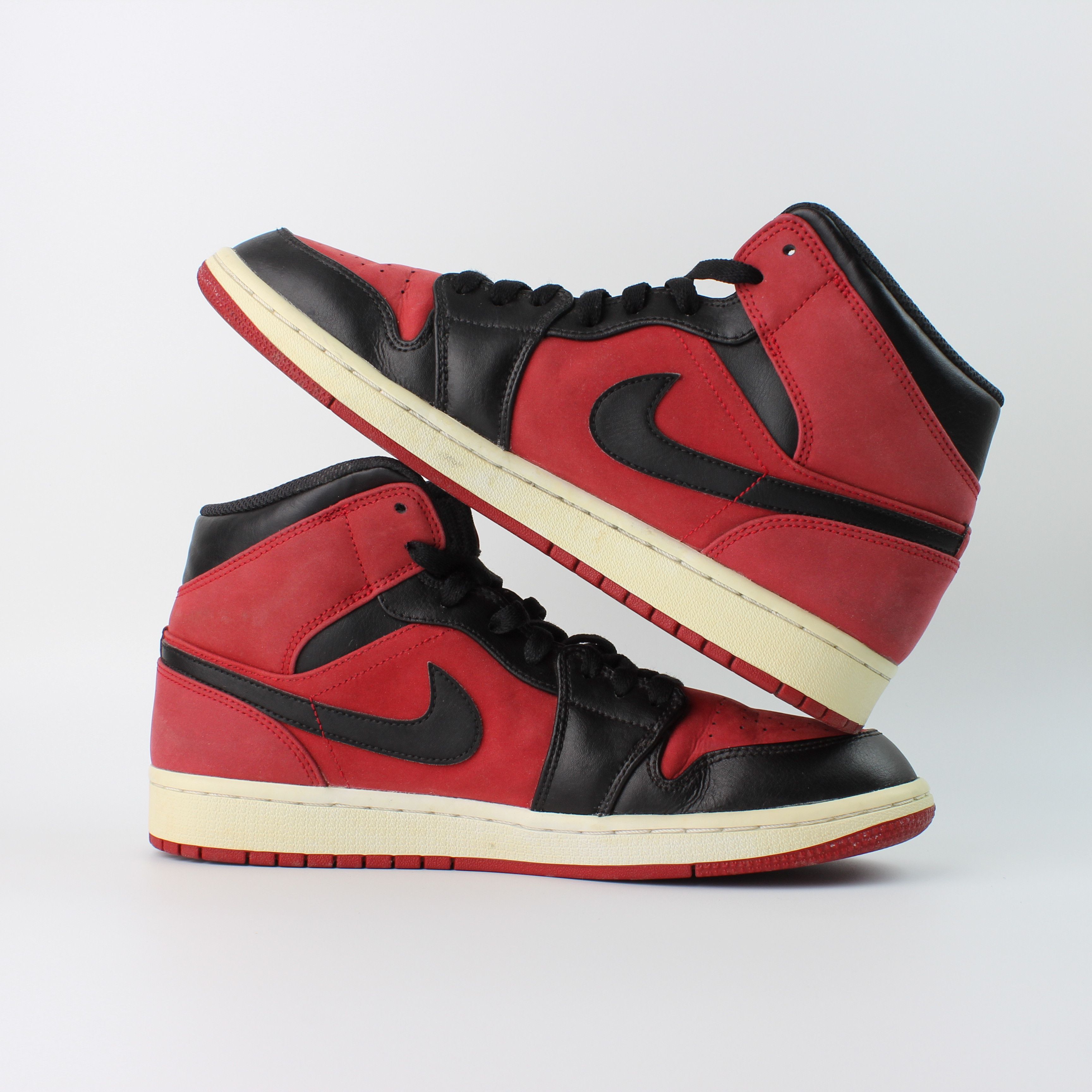 Nike Jordan 1 Mid Gym Red Black 554724-610 Size US 9.5 / EU 42-43 - 4 Thumbnail