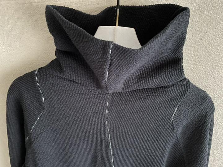 The Viridi-anne Assymetric Scar Stitch Turtleneck - BLACK JP 3 Size US L / EU 52-54 / 3 - 13 Thumbnail