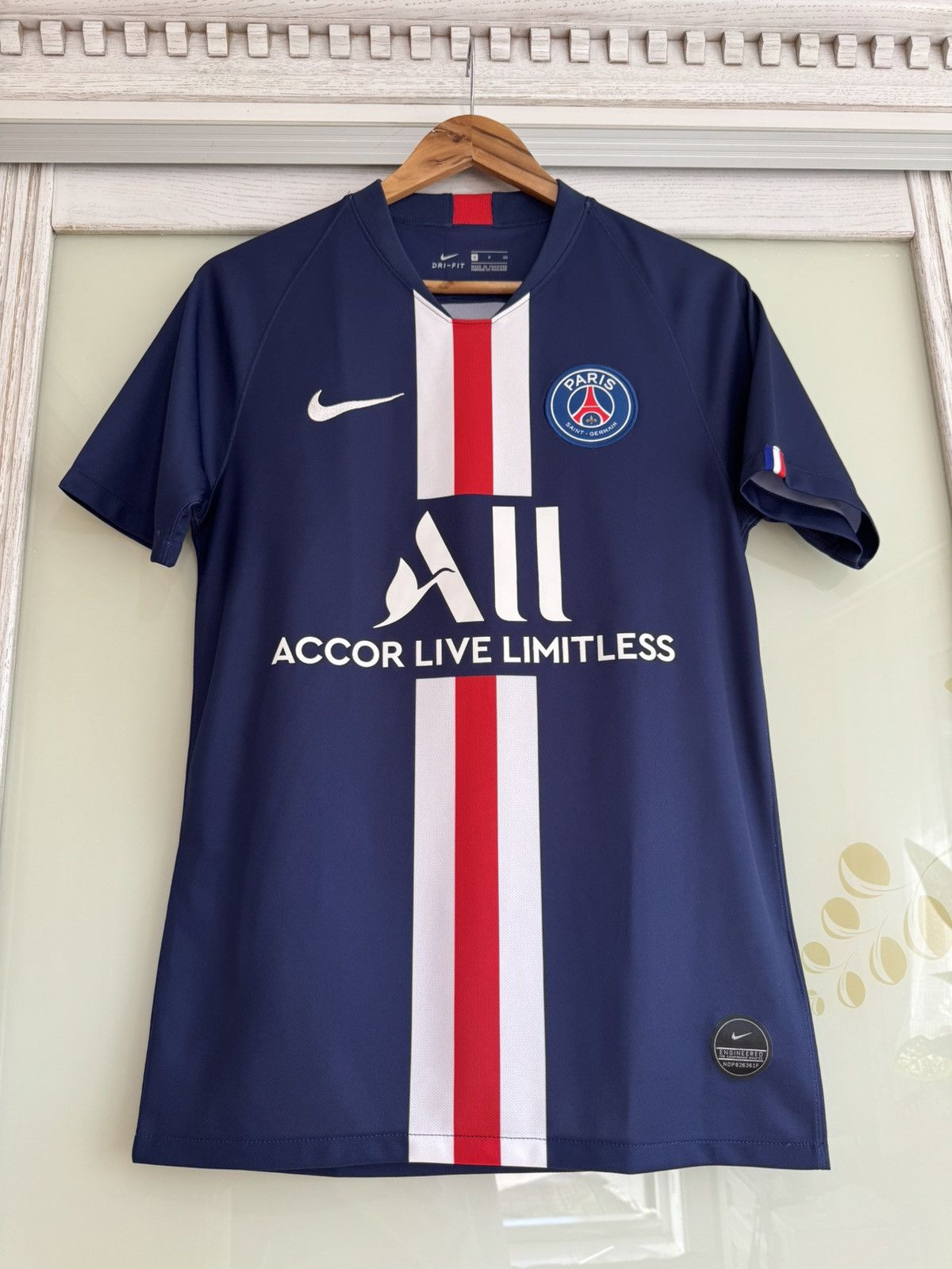 Nike Paris Saint Germain PSG 2019-2020 Home Soccer Jersey Kit Size US S / EU 44-46 / 1 - 6 Thumbnail
