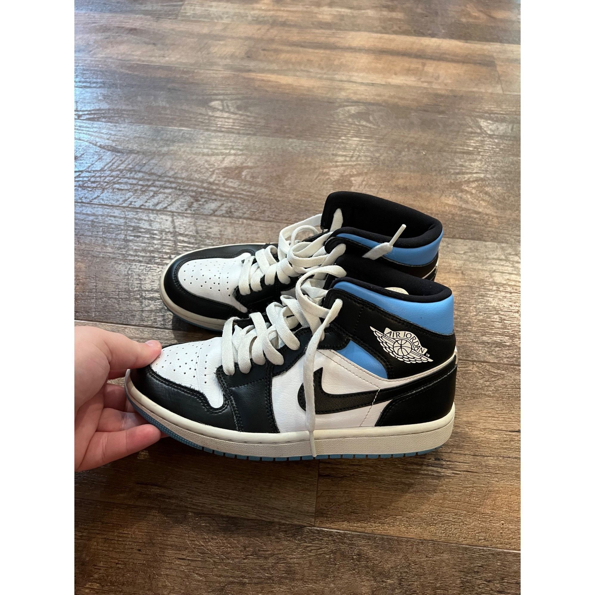 Nike Nike Air Jordan 1 Mid University Blue BQ6472-102 Women's Siz Size US 7 / IT 37 - 5 Thumbnail