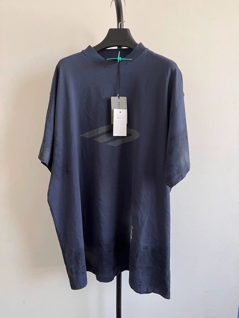 Balenciaga Balenciaga size 2 Faded Logo Print Crew Neck Short Sleeve T Size US S / EU 44-46 / 1 - 1 Thumbnail