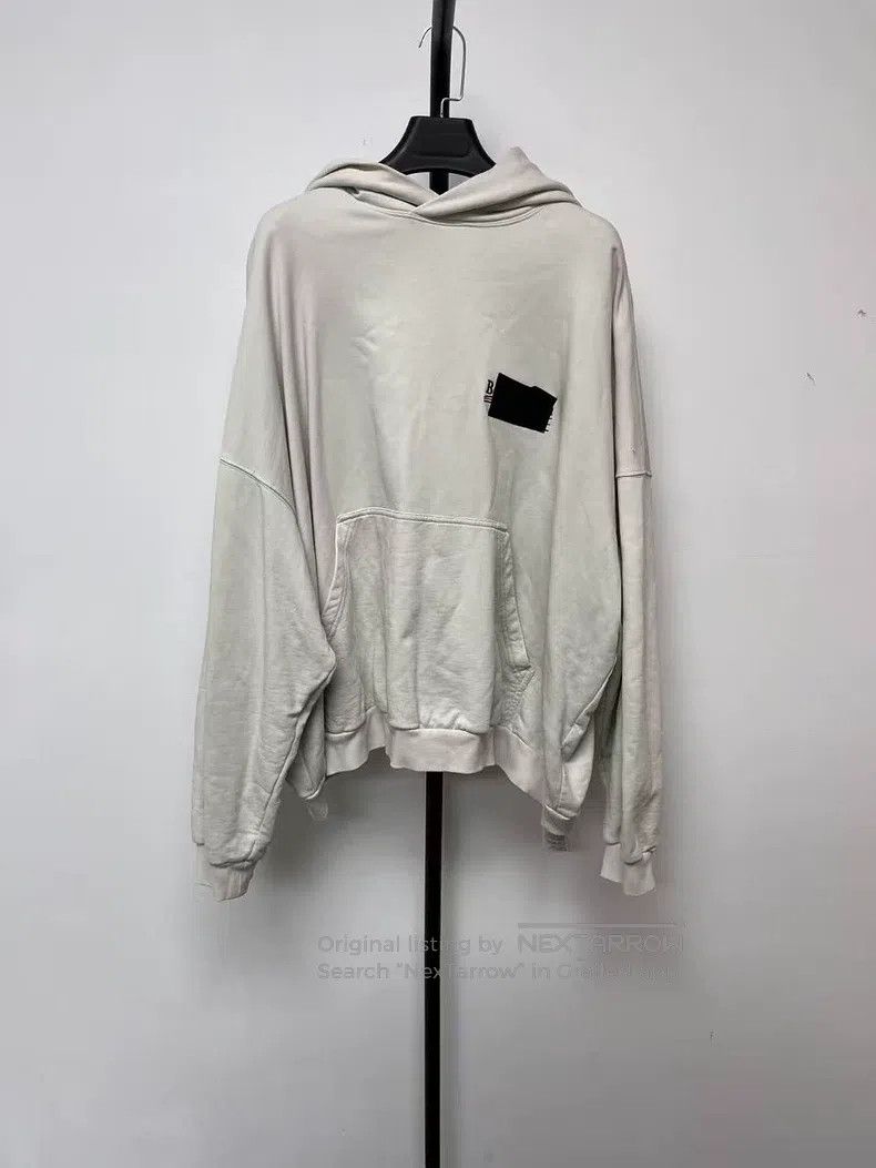 Balenciaga Balenciaga Letter Printed Hooded Casual Sweatshirt Size US S / EU 44-46 / 1 - 1 Thumbnail