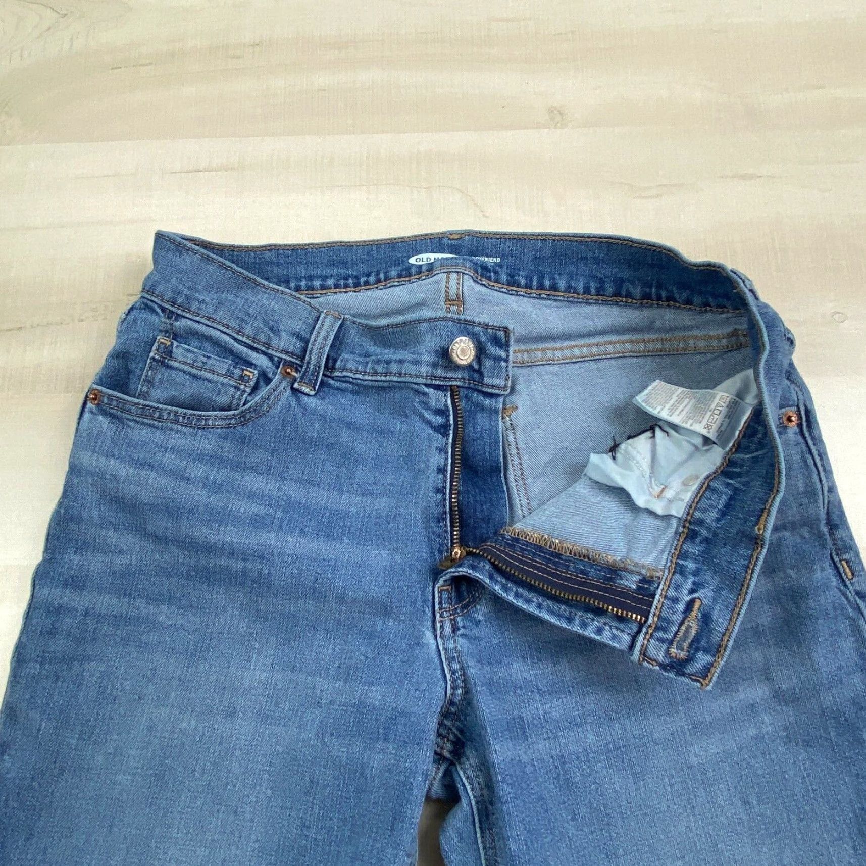 Old Navy Old Navy Women's Boyfriend Jeans Mid Rise Medium Wash Blue Denim Stretch Size 4 Size 27" / US 4 / IT 40 - 3 Thumbnail