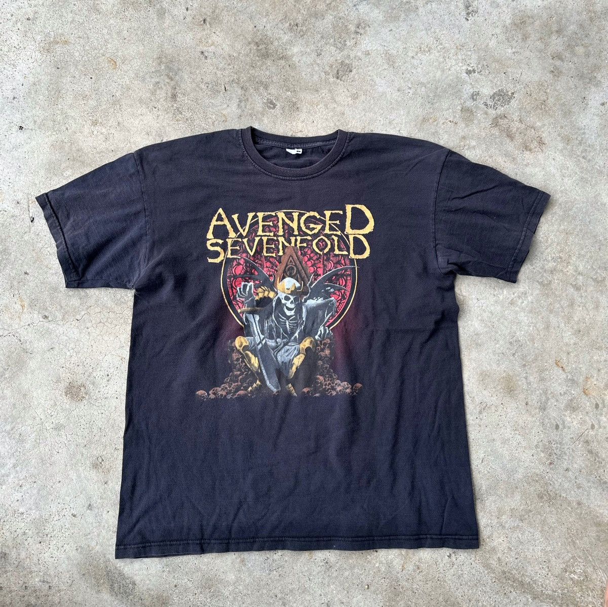 Band Tees Avenged Sevenfold hail to the king tee Size US L / EU 52-54 / 3 - 3 Thumbnail