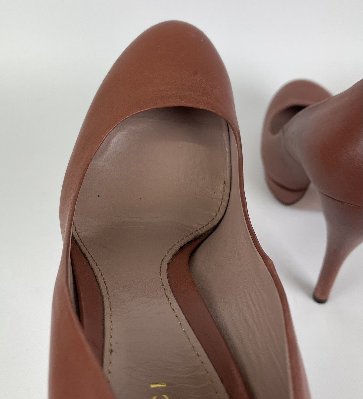 Designer Gucci Patent Leather Platform Pumps Heels Shoes Size 38.5 Size US 8.5 / IT 38.5 - 9 Thumbnail