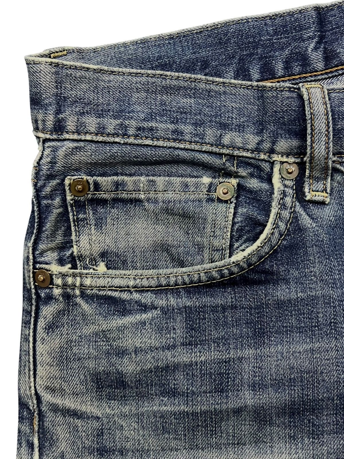 Uniqlo Vintage Uniqlo UJ - Faded Wash, Distressed Denim Size US 36 / EU 52 - 8 Thumbnail