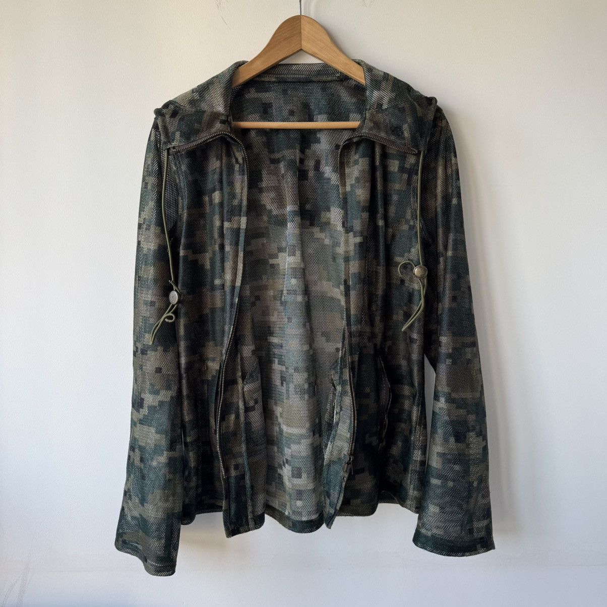 Beauty Beast Beauty beast 90s digital camo mesh jacket Size US M / EU 48-50 / 2 - 6 Thumbnail