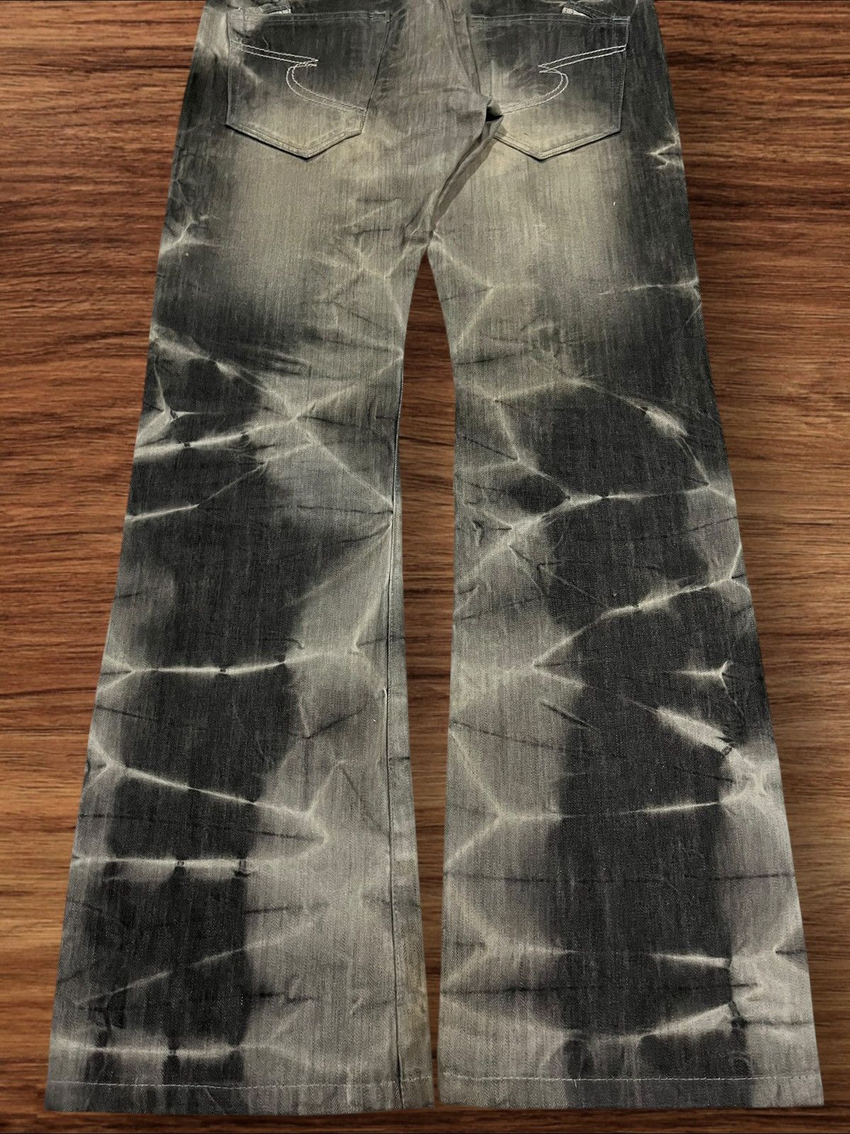 If Six Was Nine Semantic Design Gothic Studded Acid Wash Distress Flare Jean Size US 31 - 10 Thumbnail