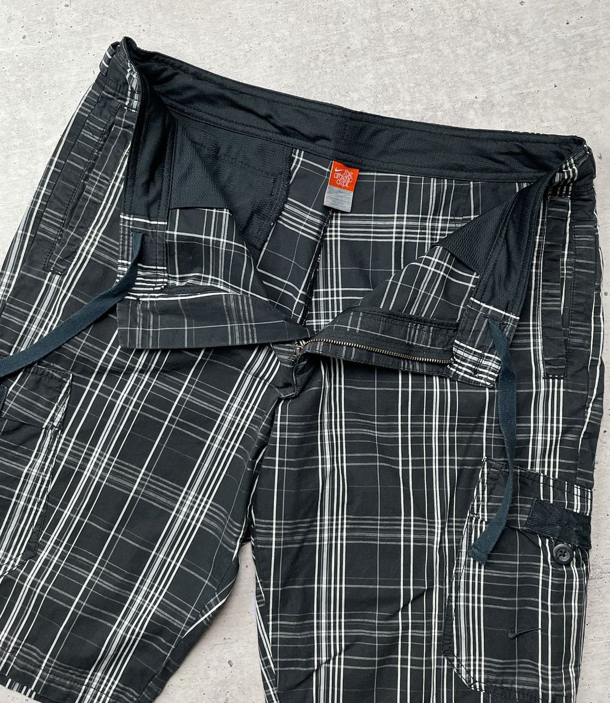 Nike × Vintage Nike Vintage Multi Pocket Cargo Shorts Size US 34 / EU 50 - 10 Thumbnail