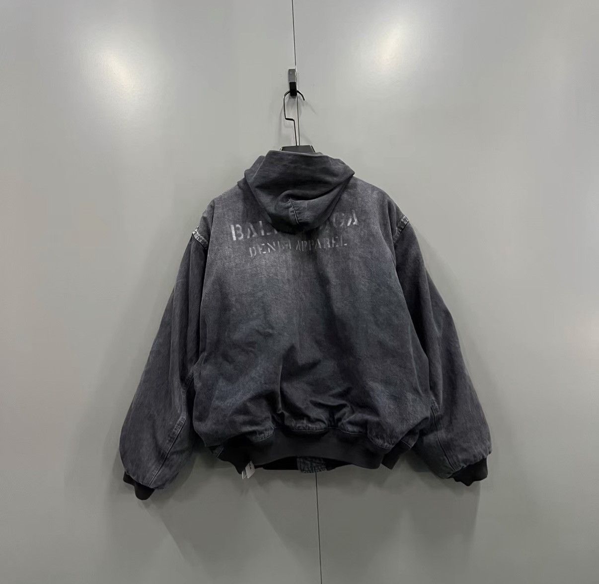 Balenciaga Balenciaga Logo Back Denim Hooded Jacket J41 Size US S / EU 44-46 / 1 - 2 Thumbnail