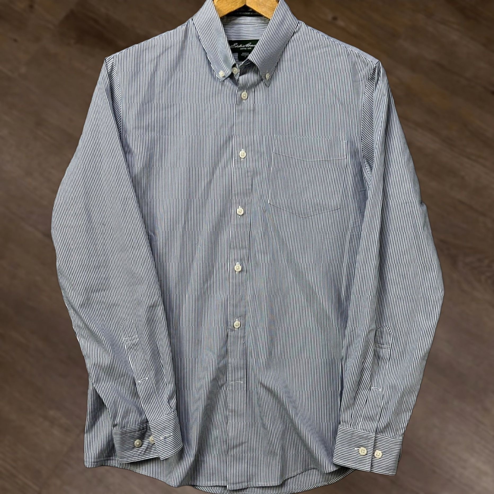 Eddie Bauer Eddie Bauer Mens Small Shirt Button Down Blue White Striped Pocket Authentic EUC Size US S / EU 44-46 / 1 - 1 Thumbnail
