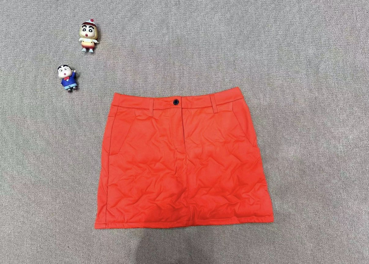 Descente Descente Golf Collection Women's Fleece-Lined Down Skirt J39 Size M / US 6-8 / IT 42-44 - 1 Thumbnail