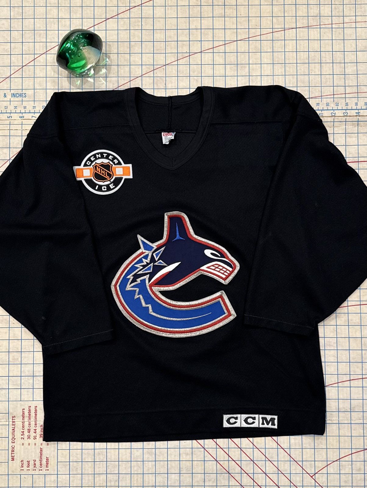 Ccm Vintage CCM Vancouver Canucks Practice Jersey Black Size M Size US M / EU 48-50 / 2 - 8 Thumbnail
