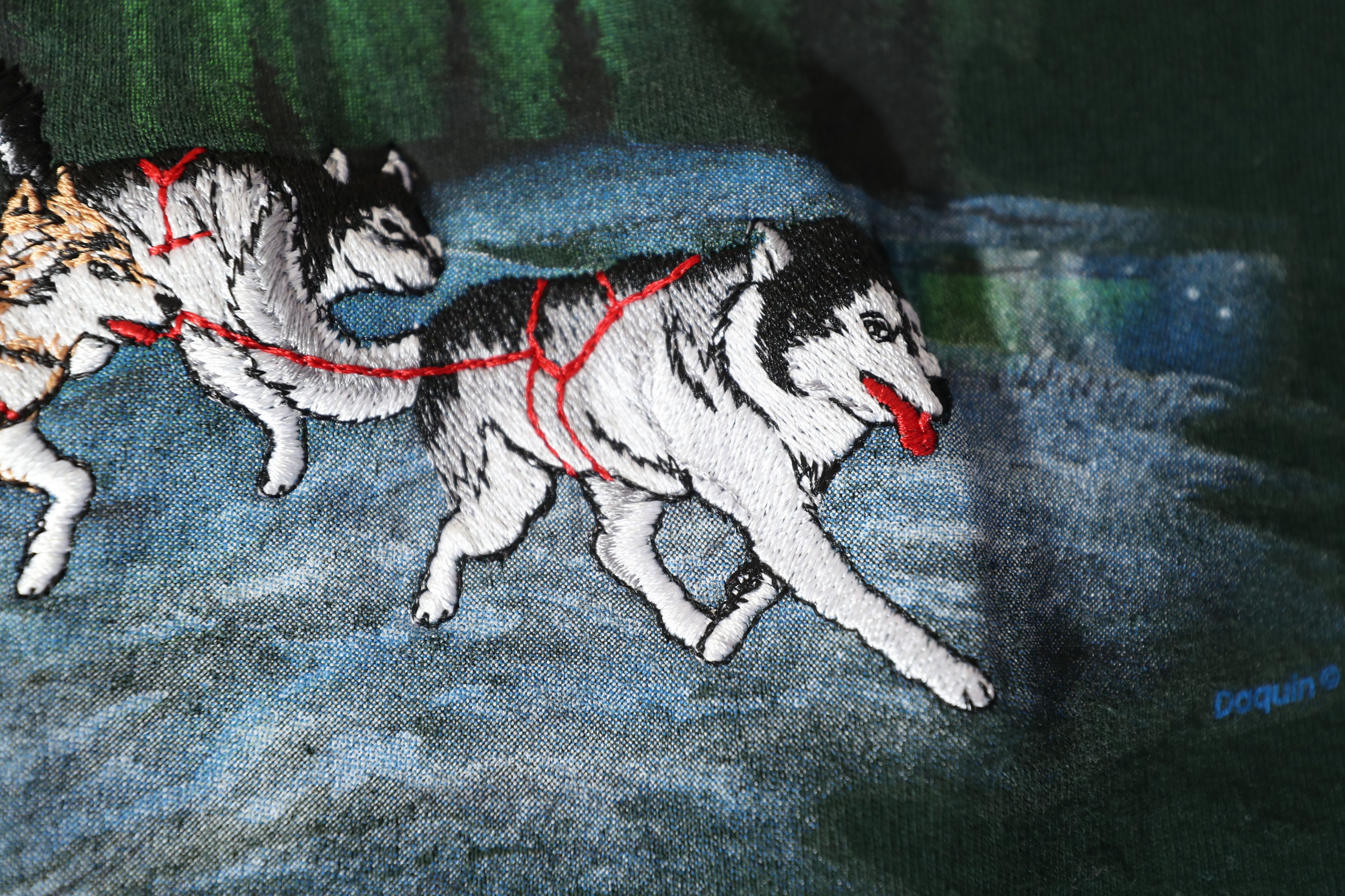 Gildan × Vintage Whitehorse Yukon Canada Sled Dog Daquin Tee (L) Size US L / EU 52-54 / 3 - 7 Thumbnail