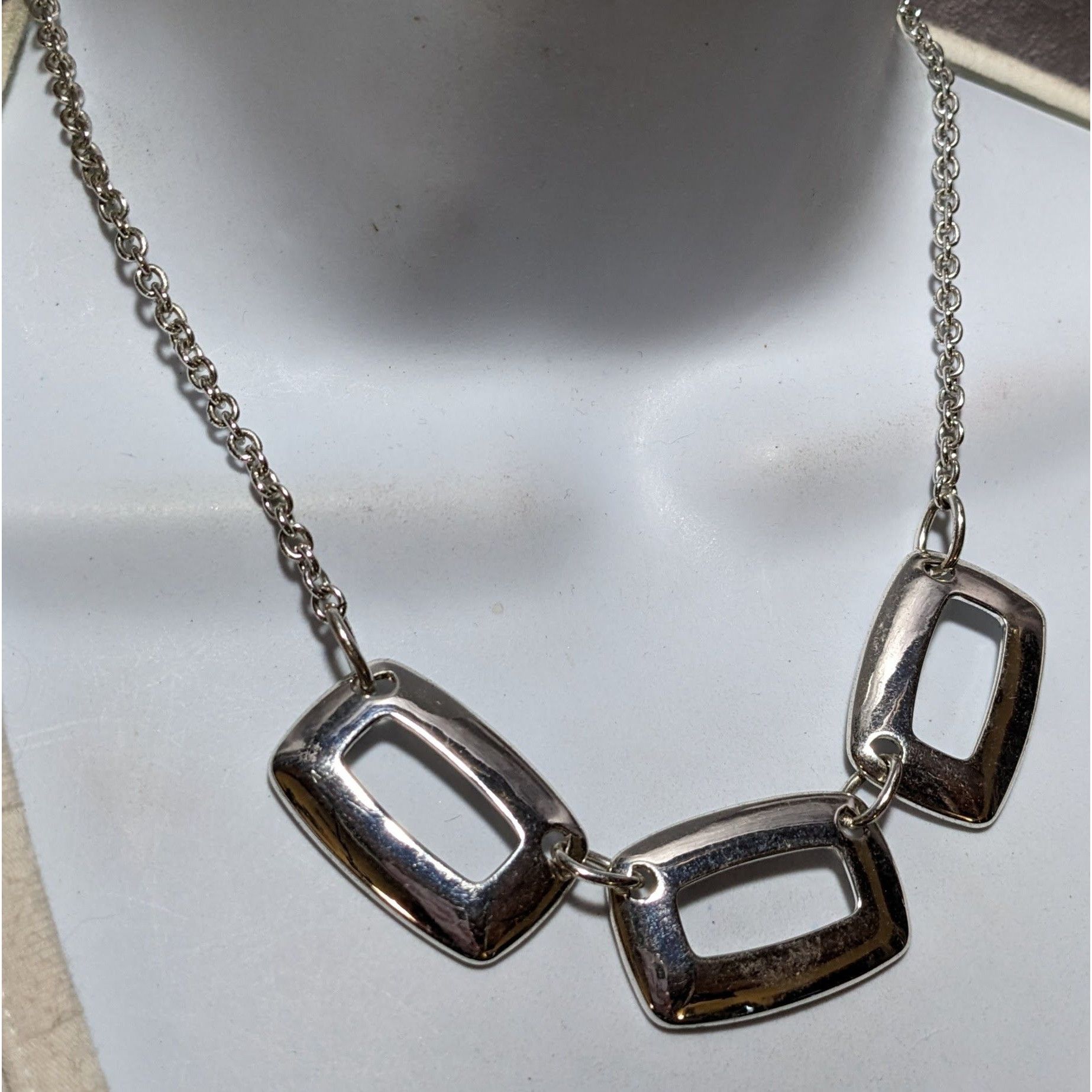 Other Modern Geometric Liz Claiborne Silver Necklace Size ONE SIZE - 6 Thumbnail