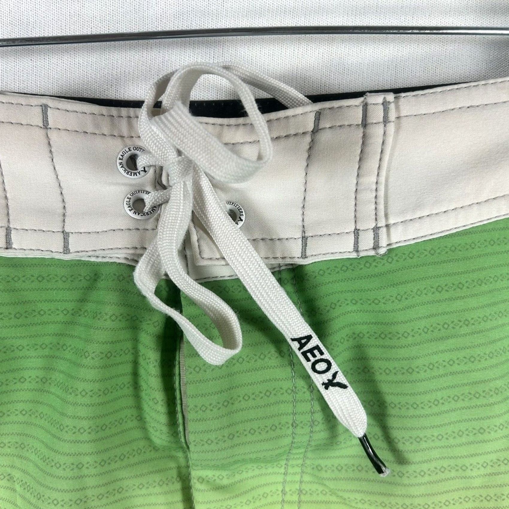 American Eagle Outfitters American Eagle Board Shorts Small Green Blue Yellow Swimsuit Swim Trunks Pockets Men Regular Size Chevron Beach or Board Size US 29 - 4 Thumbnail