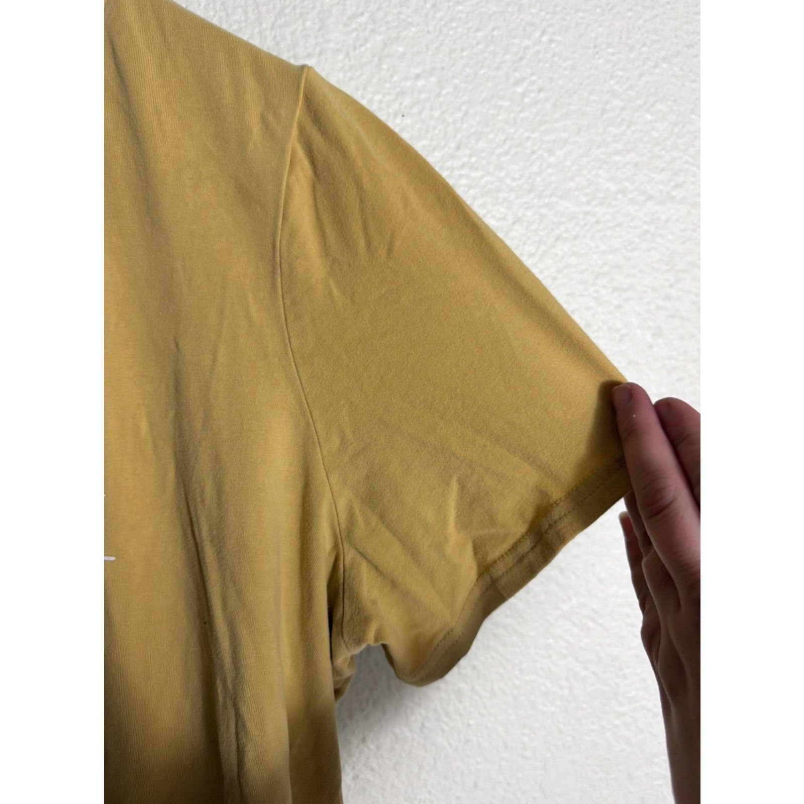 Ariat Ariat T-Shirt Womens 1X Short Sleeve Yellow Spell Out Shirt Women 1X Yellow Size 40" / US 18 - 4 Thumbnail