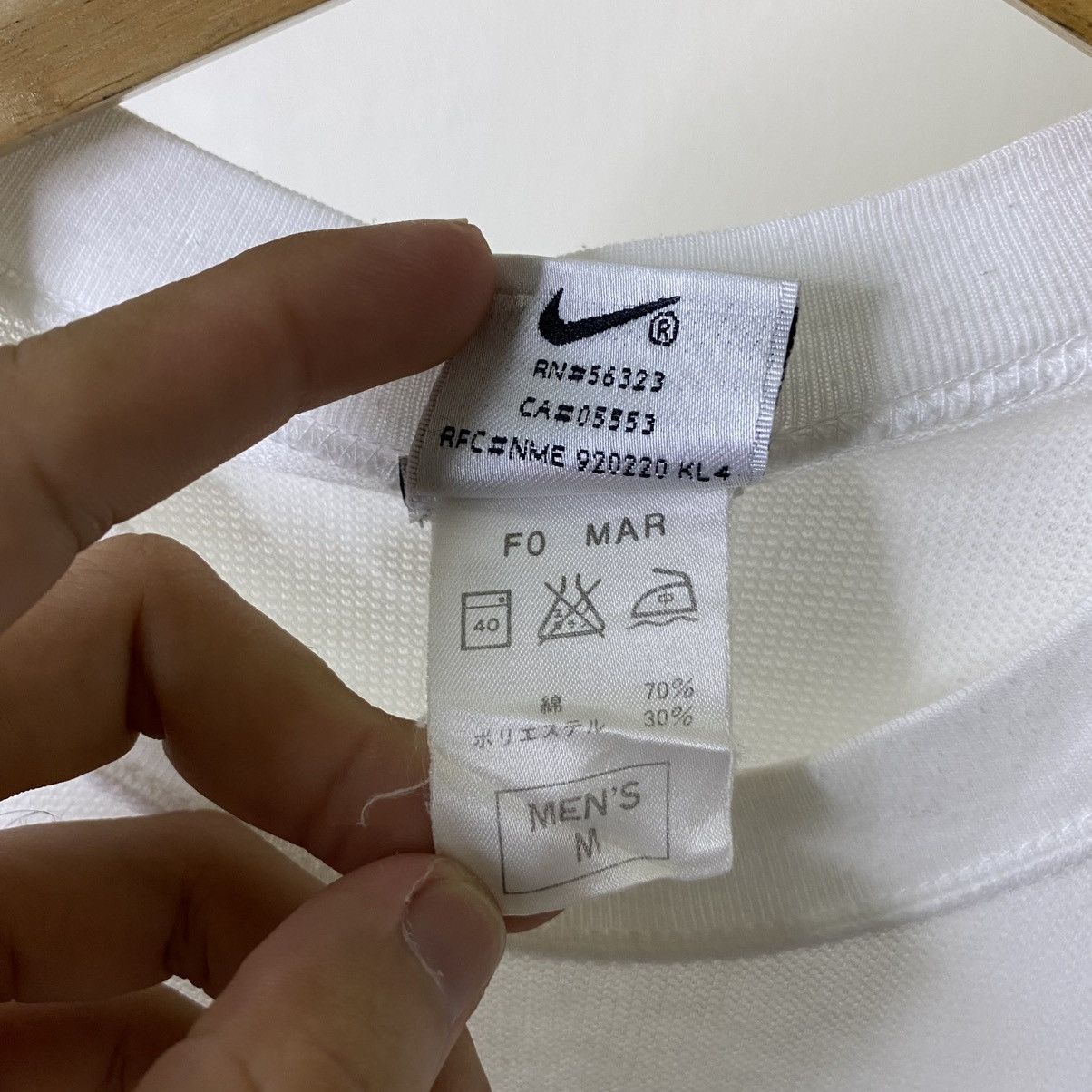 Nike Vintage 1990s Nike Essential Small Swoosh LS T Shirt Size US L / EU 52-54 / 3 - 4 Thumbnail