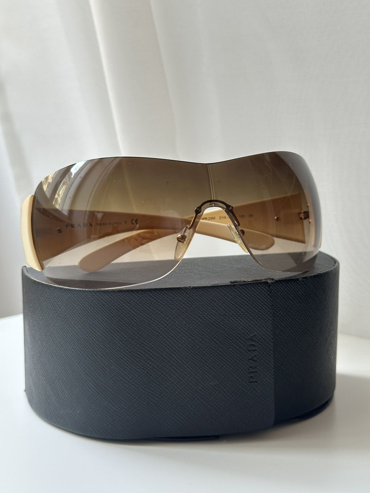 Prada Prada Vintage Unisex 00s Luxury Mask Sunglasses Size ONE SIZE - 3 Thumbnail