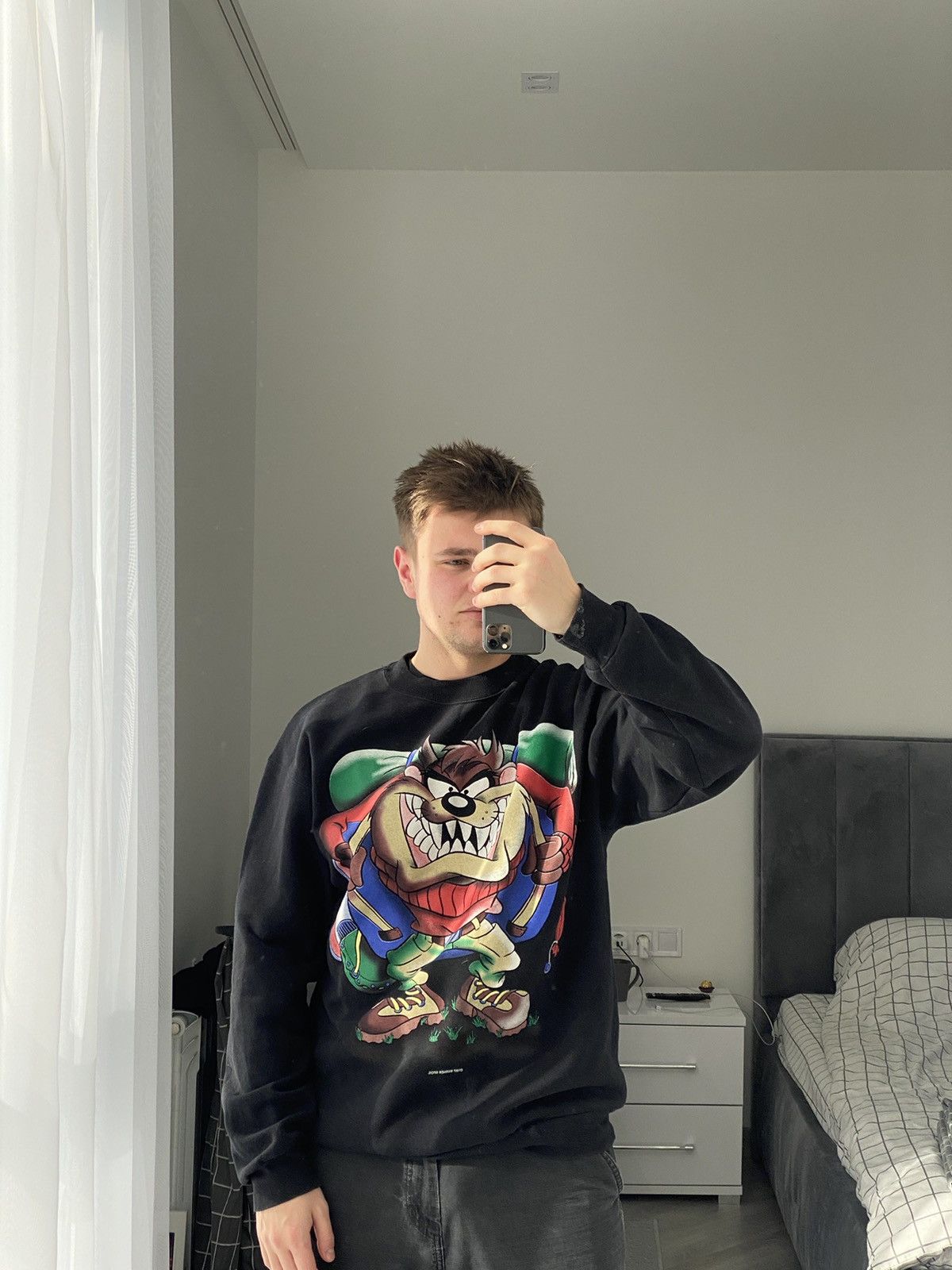 Vintage × Warner Bros Vintage 1992 Taz Travel Sweatshirt Size US XL / EU 56 / 4 - 2 Thumbnail