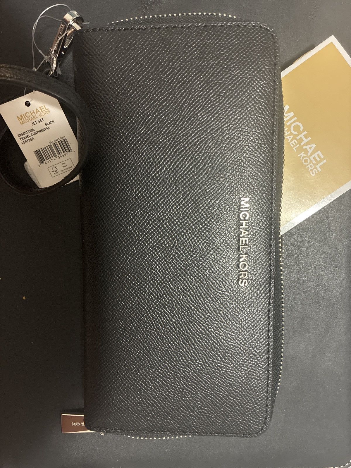 Michael Kors Jet Set Travel Large Leather Continental Wallet in black, Size ONE SIZE - 1 Thumbnail