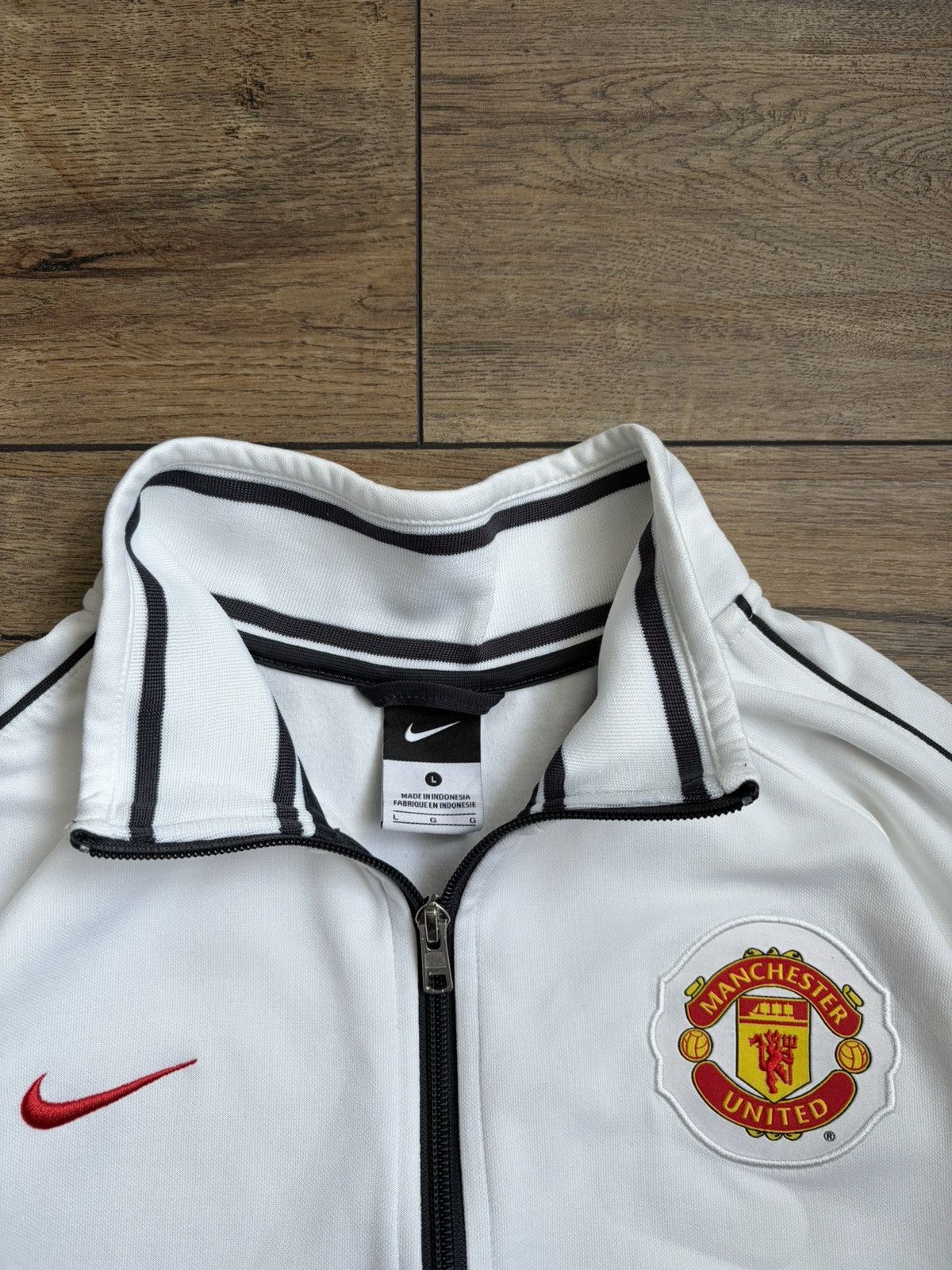 Nike Nike Manchester United 2010 Football Treck Jacket Size US L / EU 52-54 / 3 - 4 Thumbnail