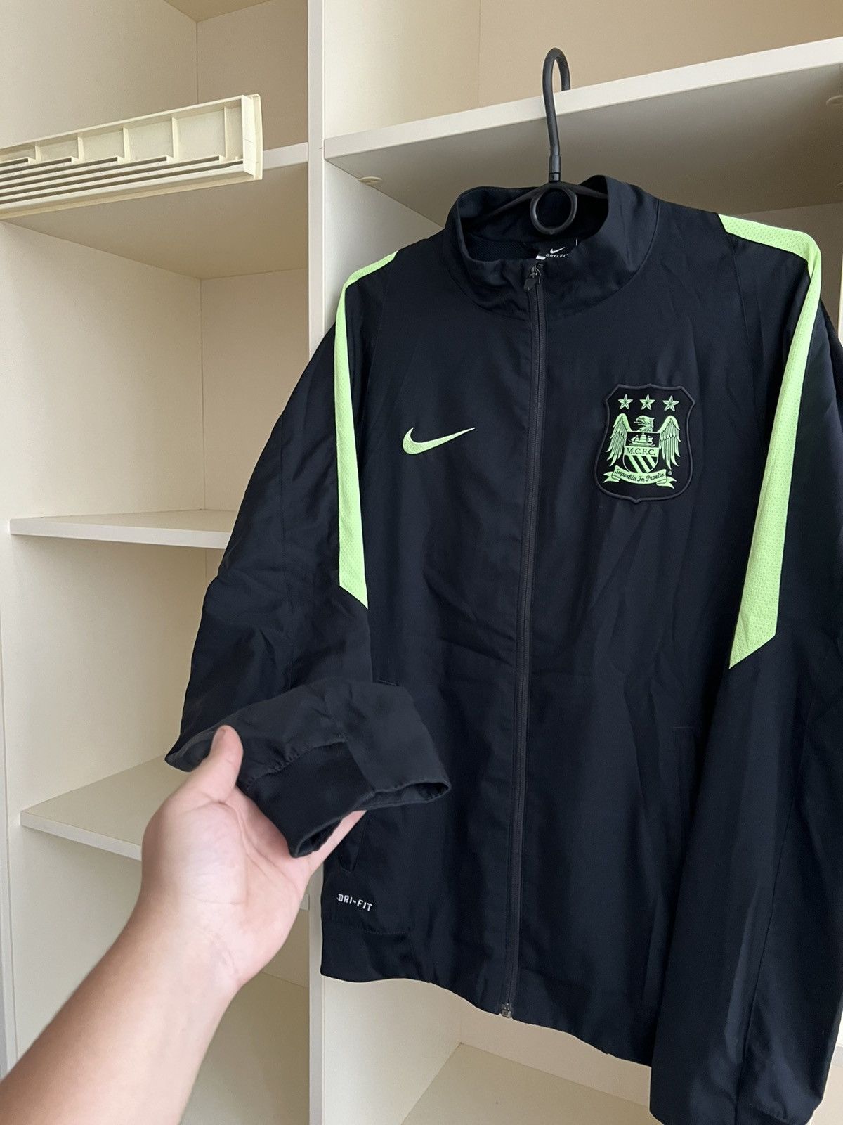 Nike Nike Manchester City 2015-2016 Soccer Light Jacket Football Size US S / EU 44-46 / 1 - 11 Thumbnail
