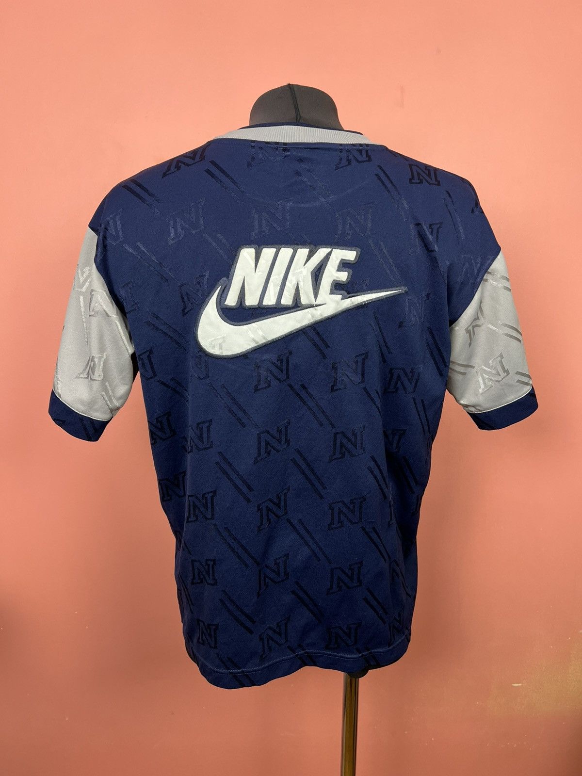 Vintage Nike vintage rare swoosh tee shirt monogram casual Size US L / EU 52-54 / 3 - 2 Thumbnail