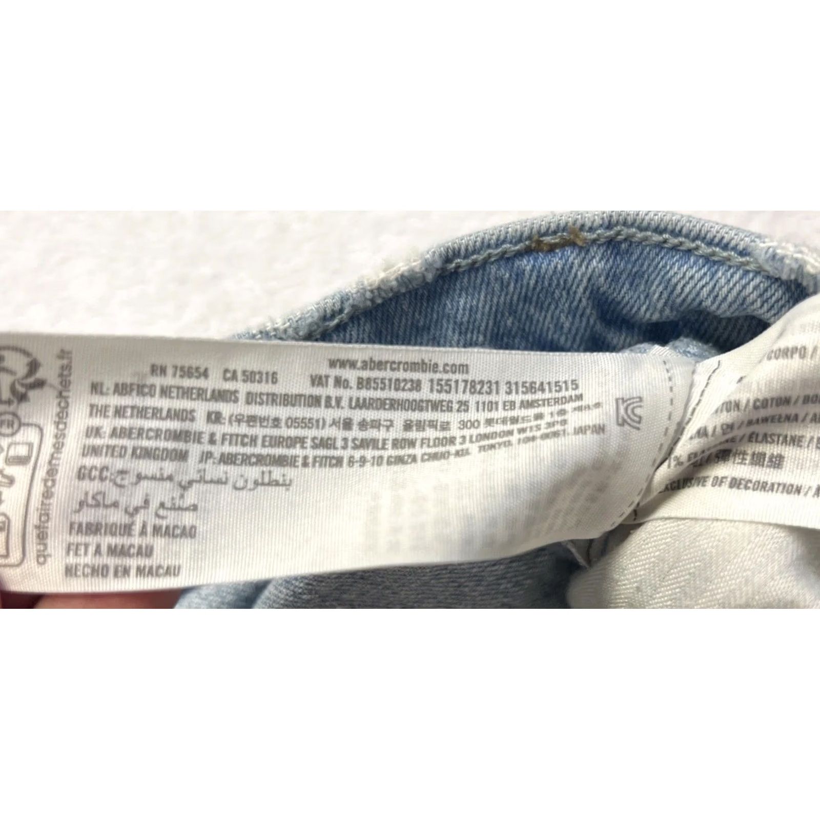 Abercrombie & Fitch Abercrombie & Fitch The 90s Straight Ultra High Rise Mom Jeans Denim 25/0s Jeans Blue 5-Pocket 90s Womens Size 42" / US 20 - 4 Thumbnail