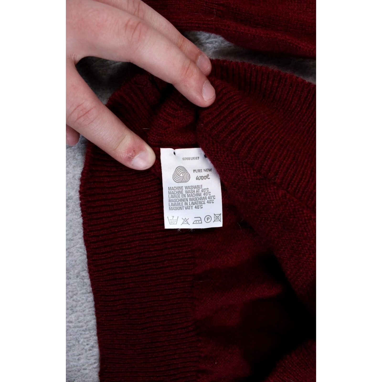 Vintage VINTAGE Wolsey Cardigan Men L Red V-Neck Pockets Knit Wool 100% Lambswool Scotland Heritage for Winter Casual Mens Size US L / EU 52-54 / 3 - 4 Thumbnail