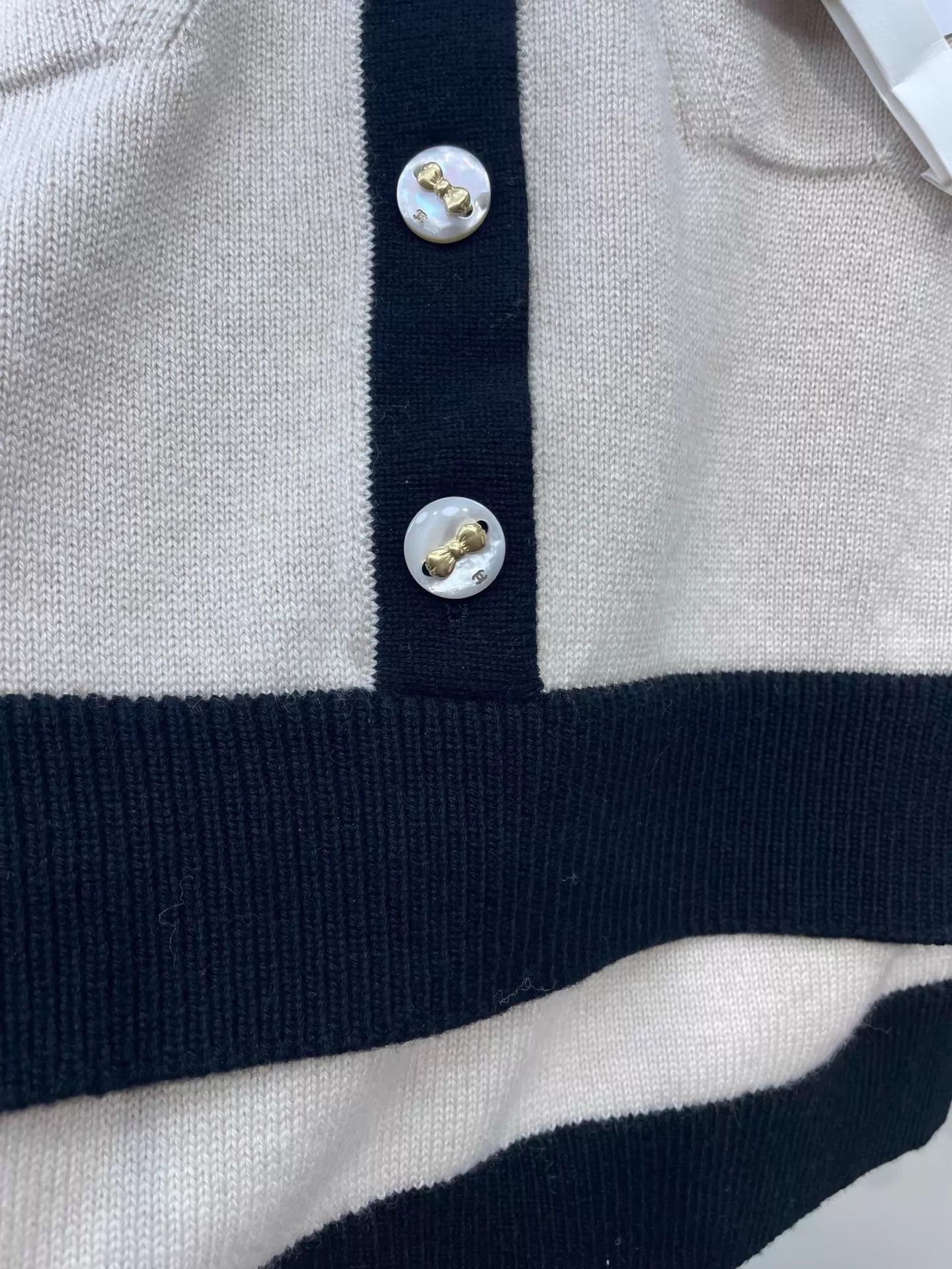 Chanel Chanel 25K Cashmere Knit Sweater 34 99 New w/ Tags Size XS / US 0-2 / IT 36-38 - 3 Thumbnail