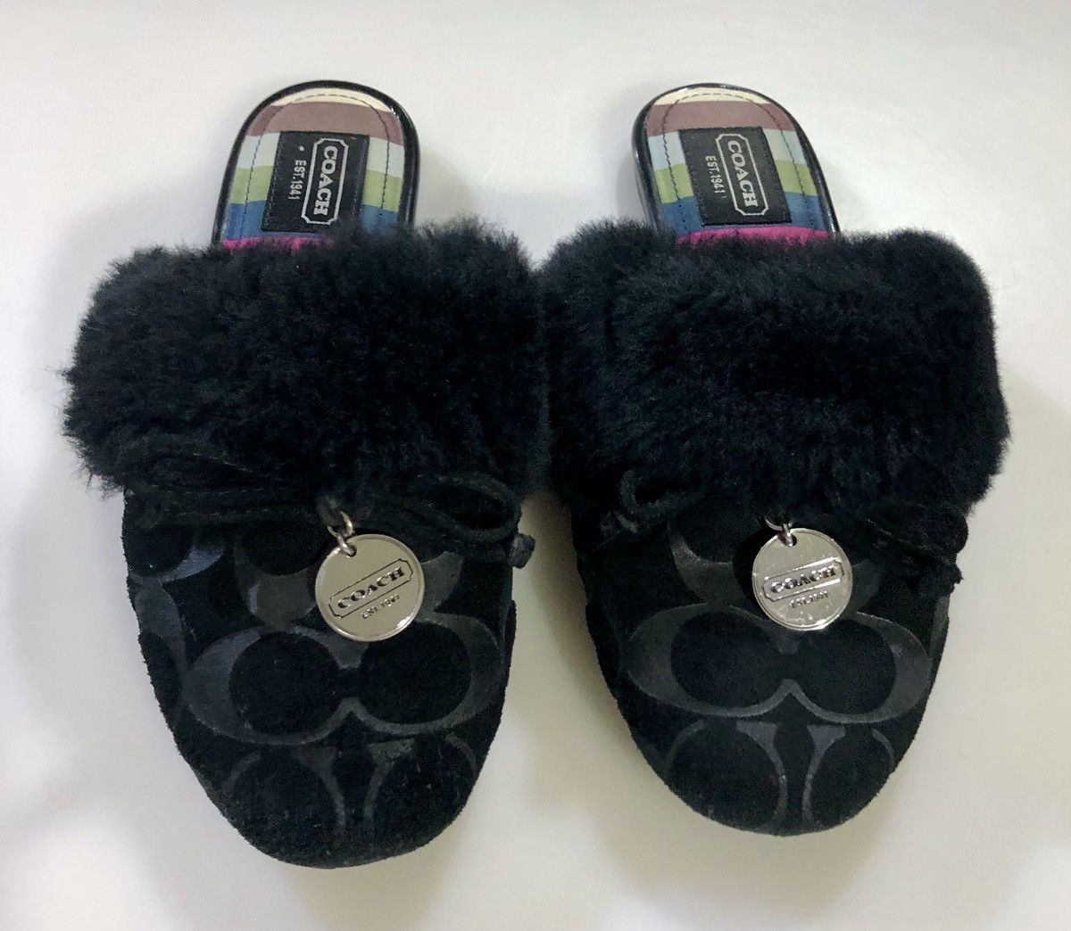 Coach Coach carra black suede/shearling logo slides 6 Size US 6 / IT 36 - 1 Thumbnail