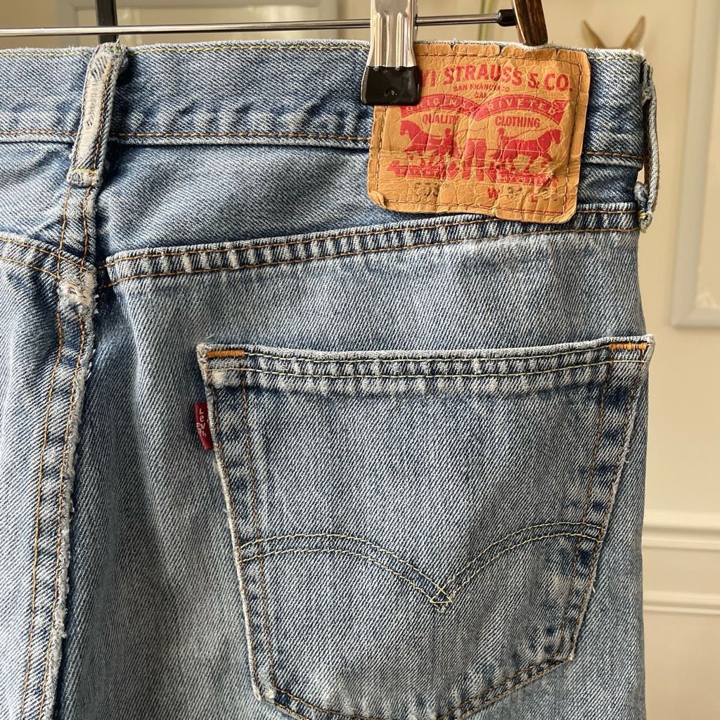 Levi's Levi’s Men’s 505 Regular Straight Leg Jeans Lightly Distress Size US 34 / EU 50 - 2 Thumbnail