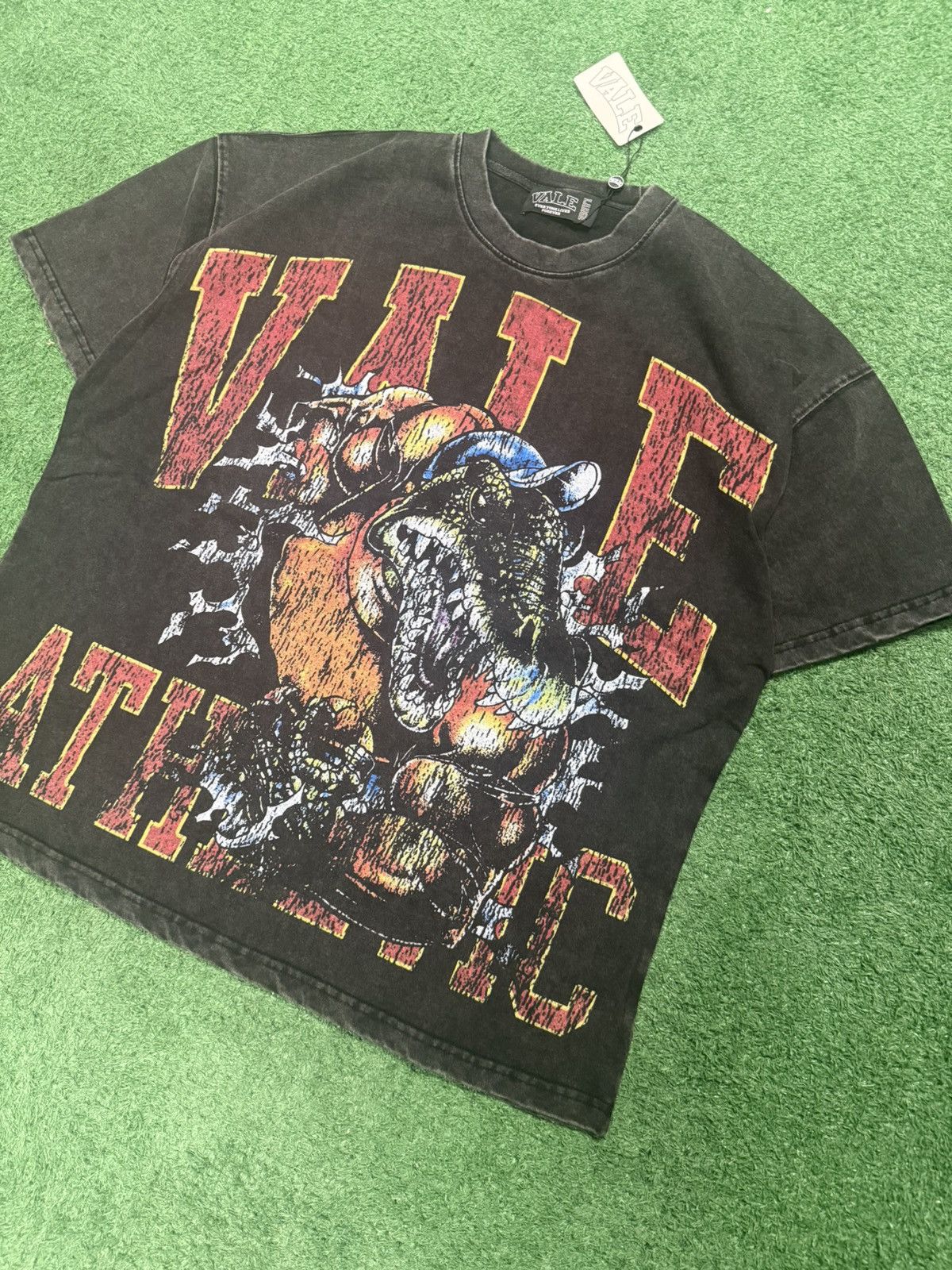 Vale Vale athletic graphic tee sized large Size US L / EU 52-54 / 3 - 2 Thumbnail