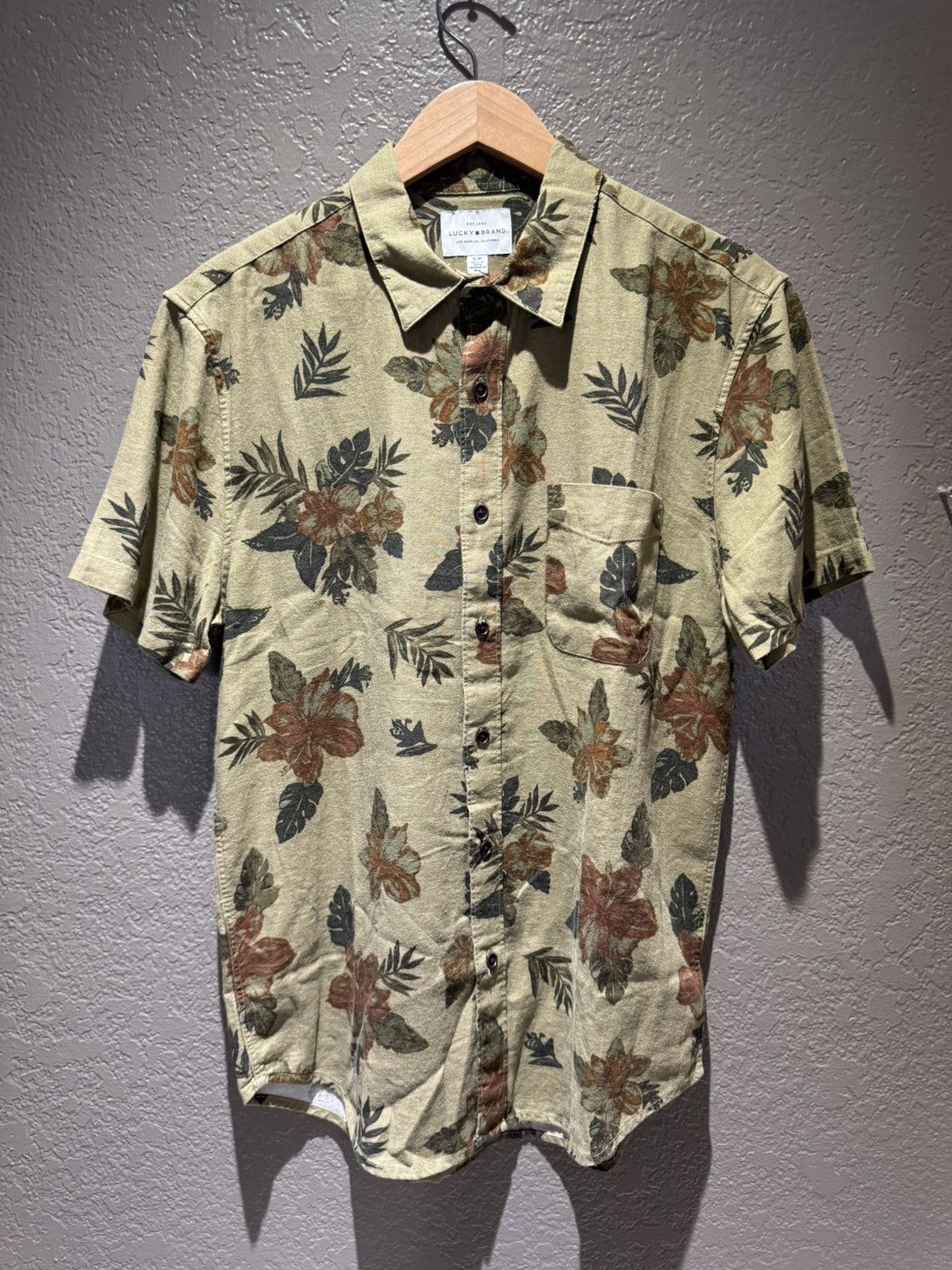 Lucky Brand Lucky Brand Olive Green Floral Hawaiian Short Sleeve Button Size US S / EU 44-46 / 1 - 1 Thumbnail