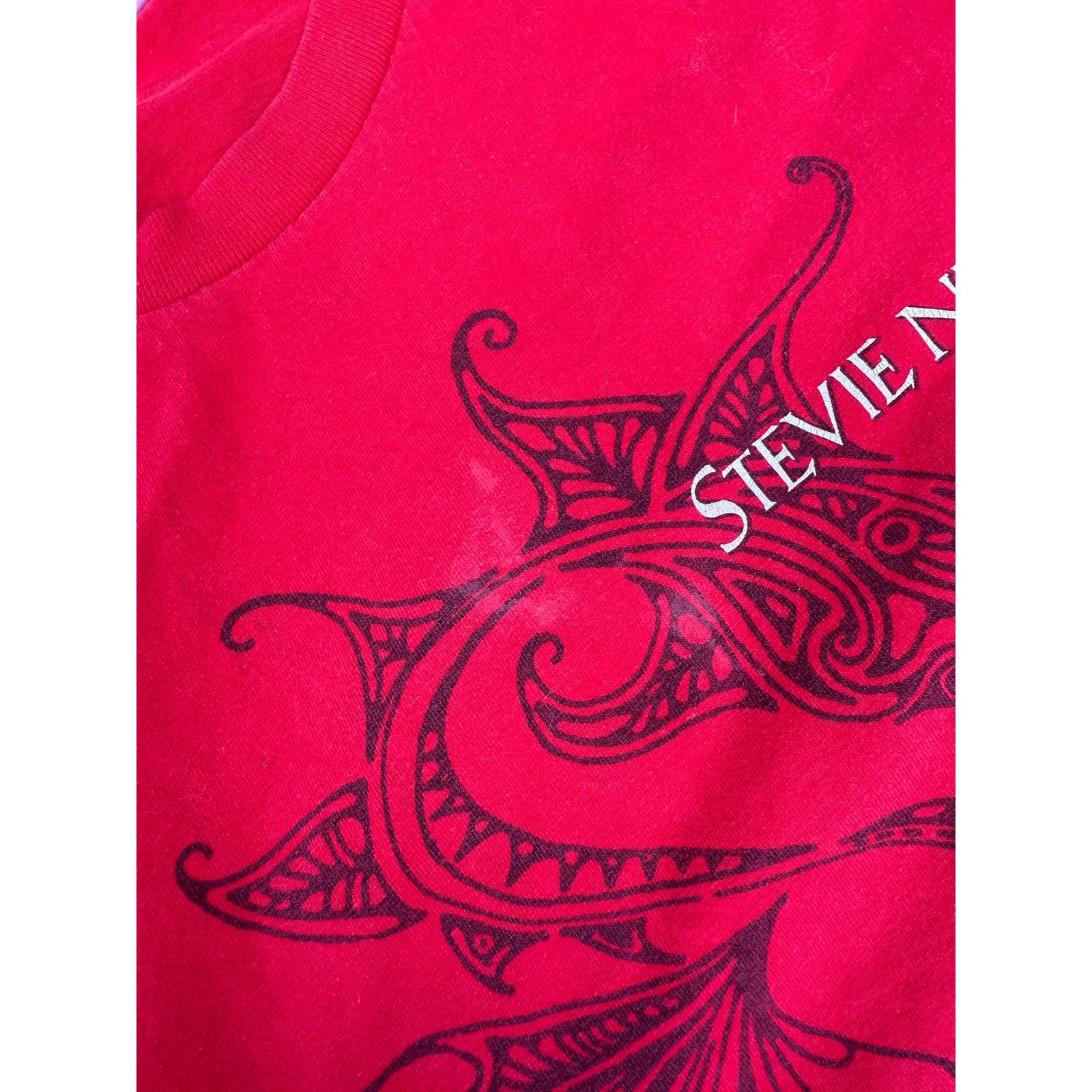 Vintage Vintage Stevie Trouble In Shangri La 2001 Tee Red T-Shirt Size US L / EU 52-54 / 3 - 4 Thumbnail