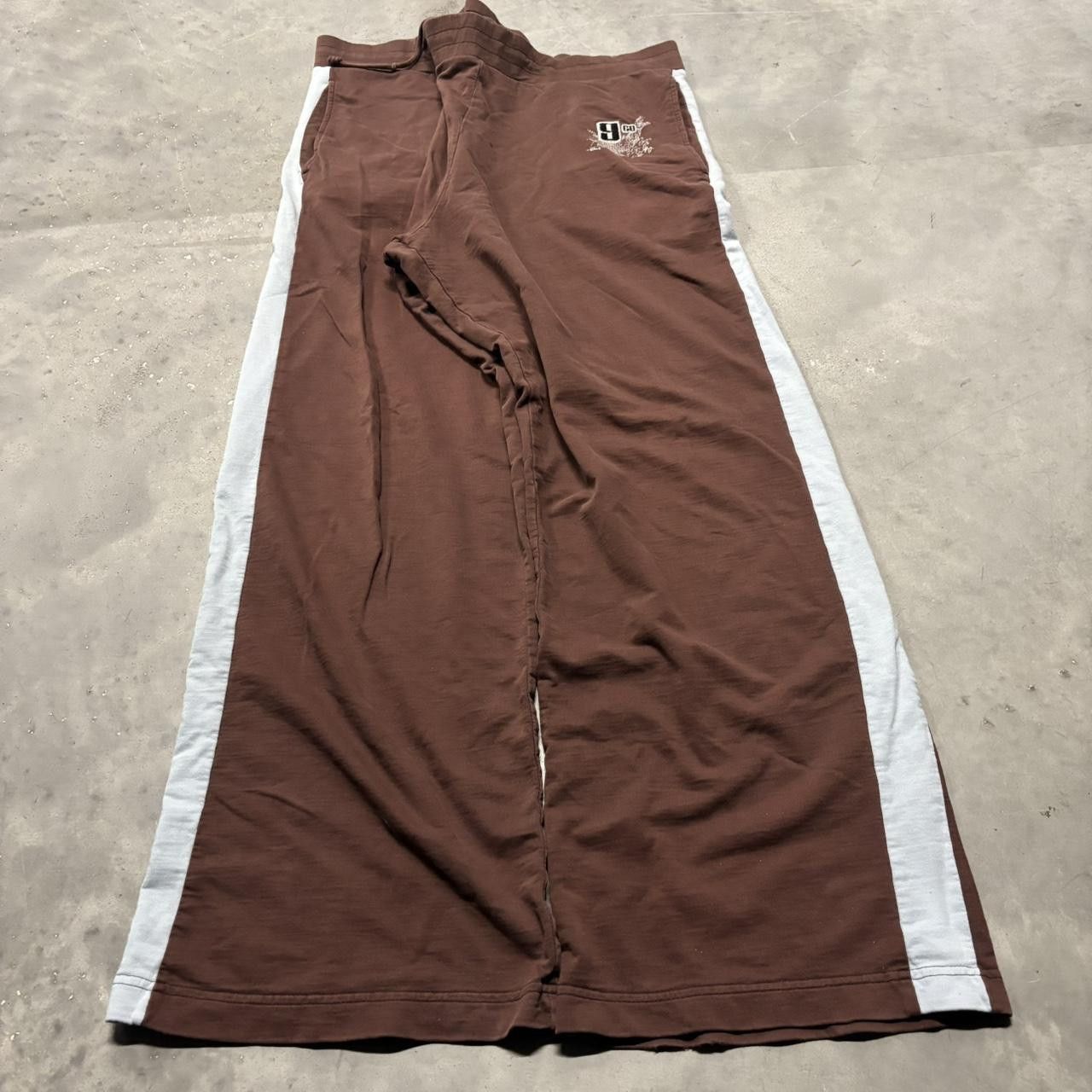 Guess × Vintage Crazy Vintage Y2K/2000s Baggy Brown Blue Striped Guess Streetwear Skater Wide Leg Sweatpants! Size US 34 / EU 50 - 2 Thumbnail