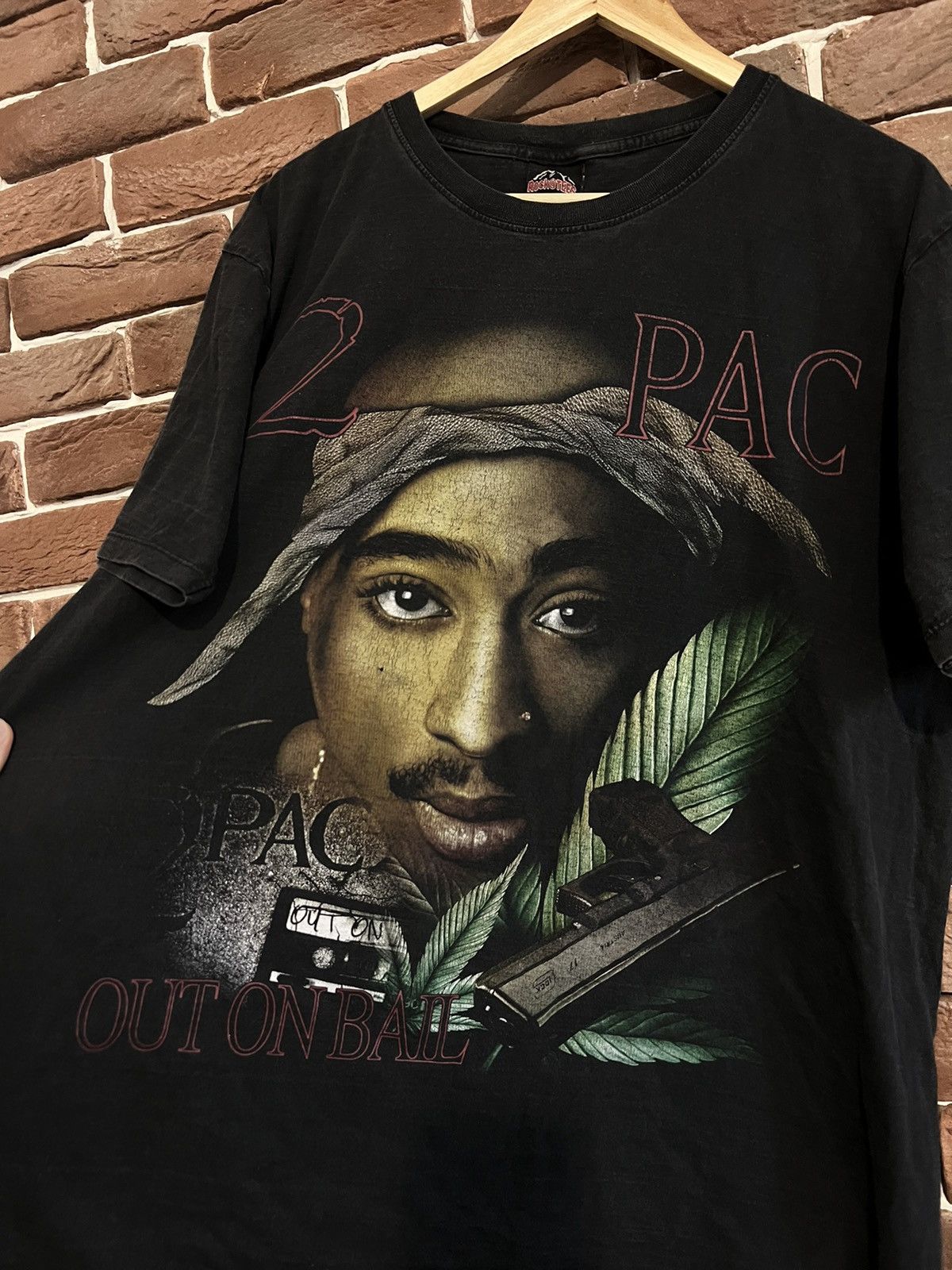 Band Tees Rare 2Pac Legends Live Forever Vintage Rap Band Tee Tupac 00 Size US XL / EU 56 / 4 - 3 Thumbnail