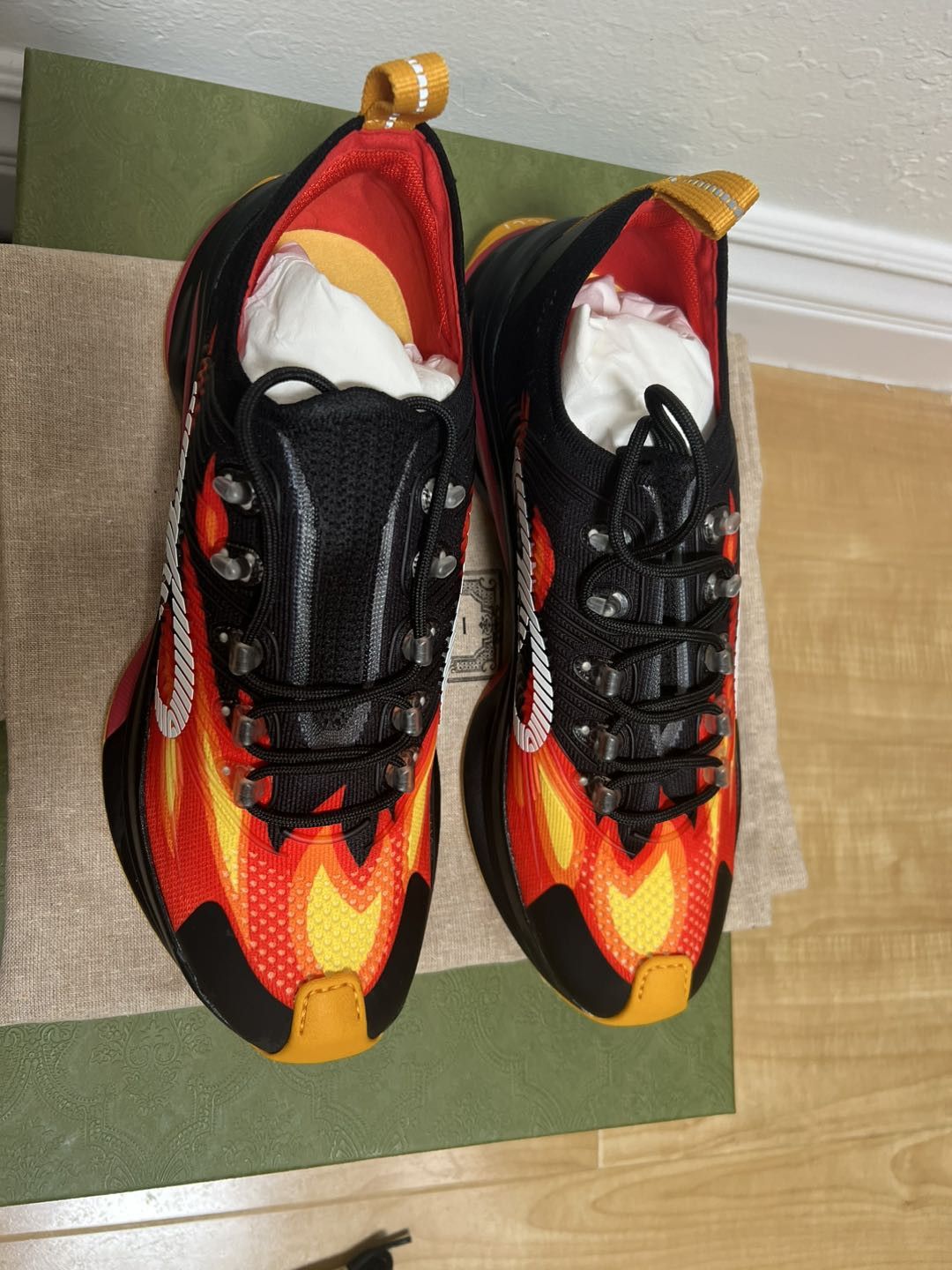 image of Gucci Men's Shoes Multi-Color Fabric Run Sneakers (Size 9)