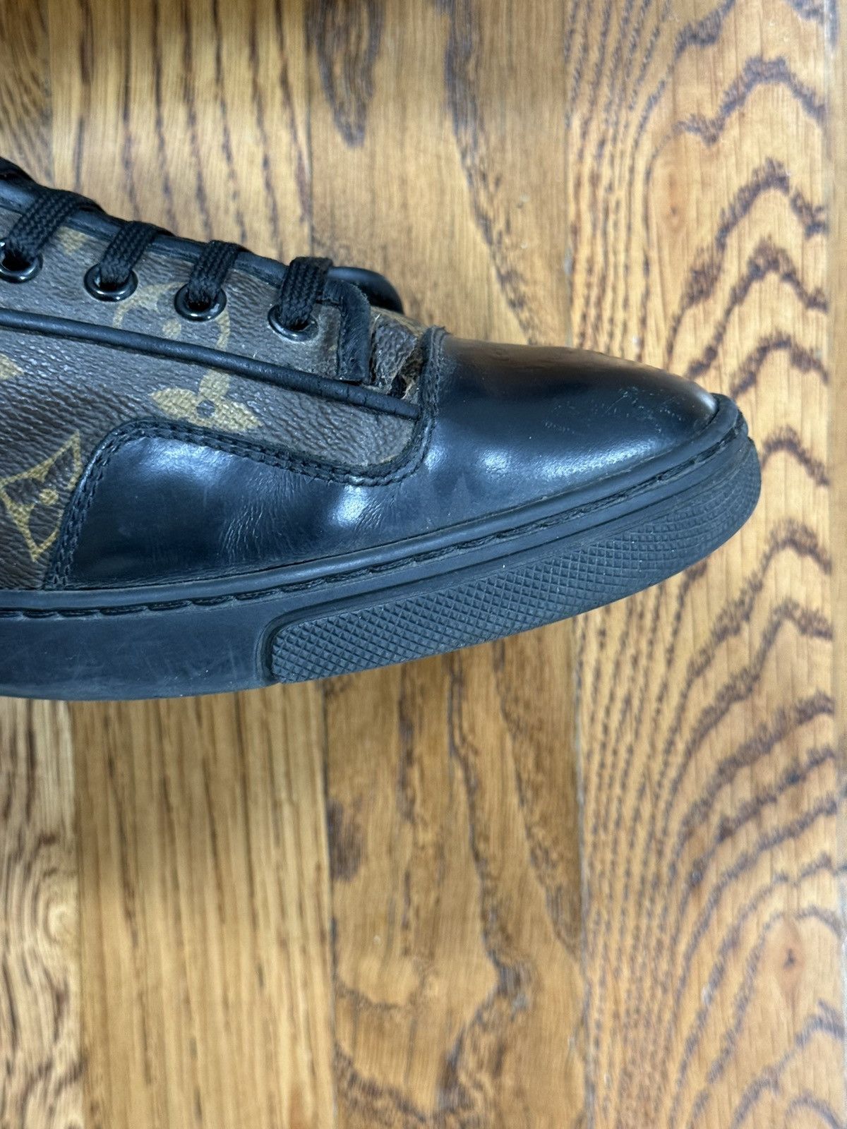 Louis Vuitton Louis Vuitton Calfskin Monogram Slalom Sneakers Leather Size US 9.5 / EU 42-43 - 11 Thumbnail