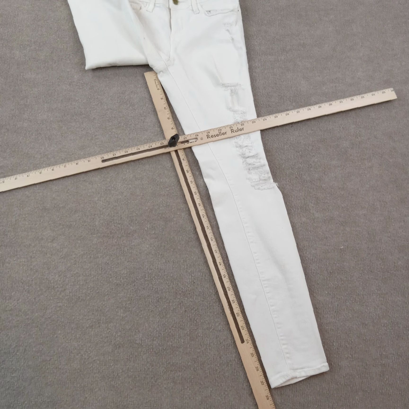 Frame FRAME Women's White Le Skinny de Jeanne Distressed Stretch Skinny Jeans Size 26 Size 26" / US 2 / IT 38 - 2 Thumbnail