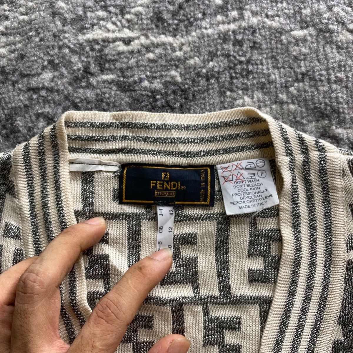 Fendi Vtg Fendi Monogram Cardigan Size US M / EU 48-50 / 2 - 5 Thumbnail