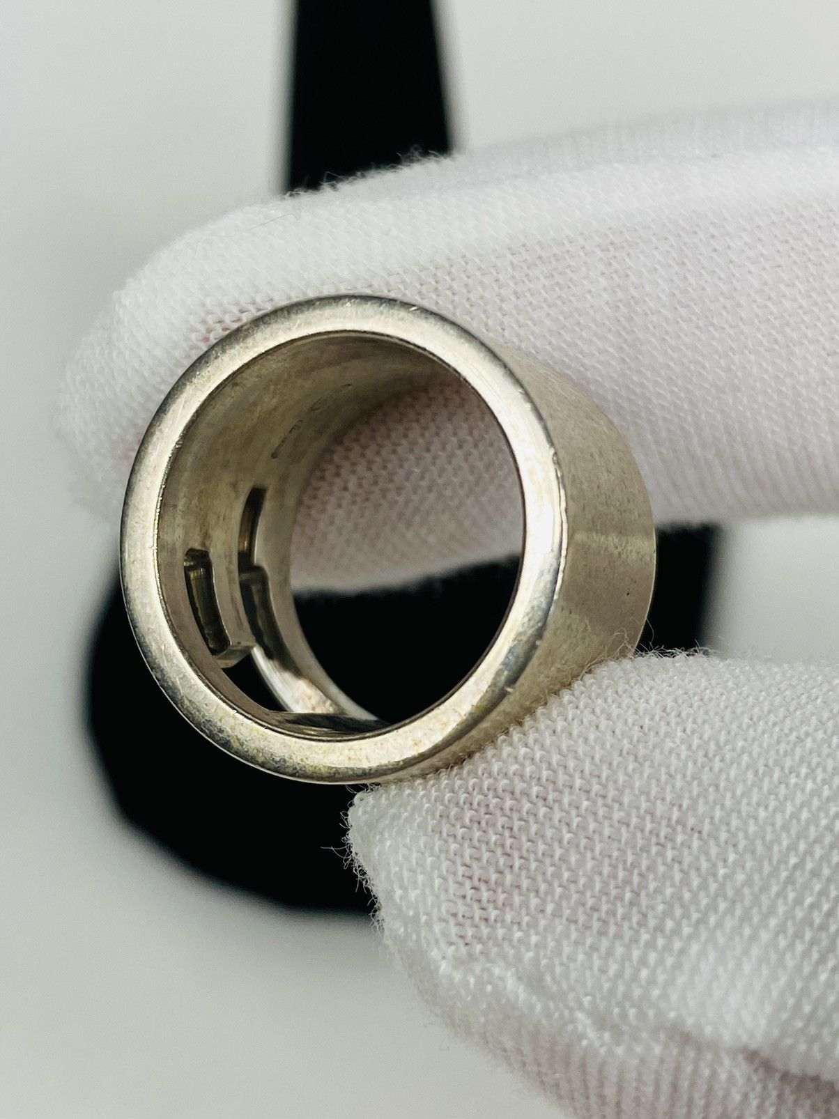 Gucci Gucci .925 Silver G Ring size IT 8 Size ONE SIZE - 7 Thumbnail