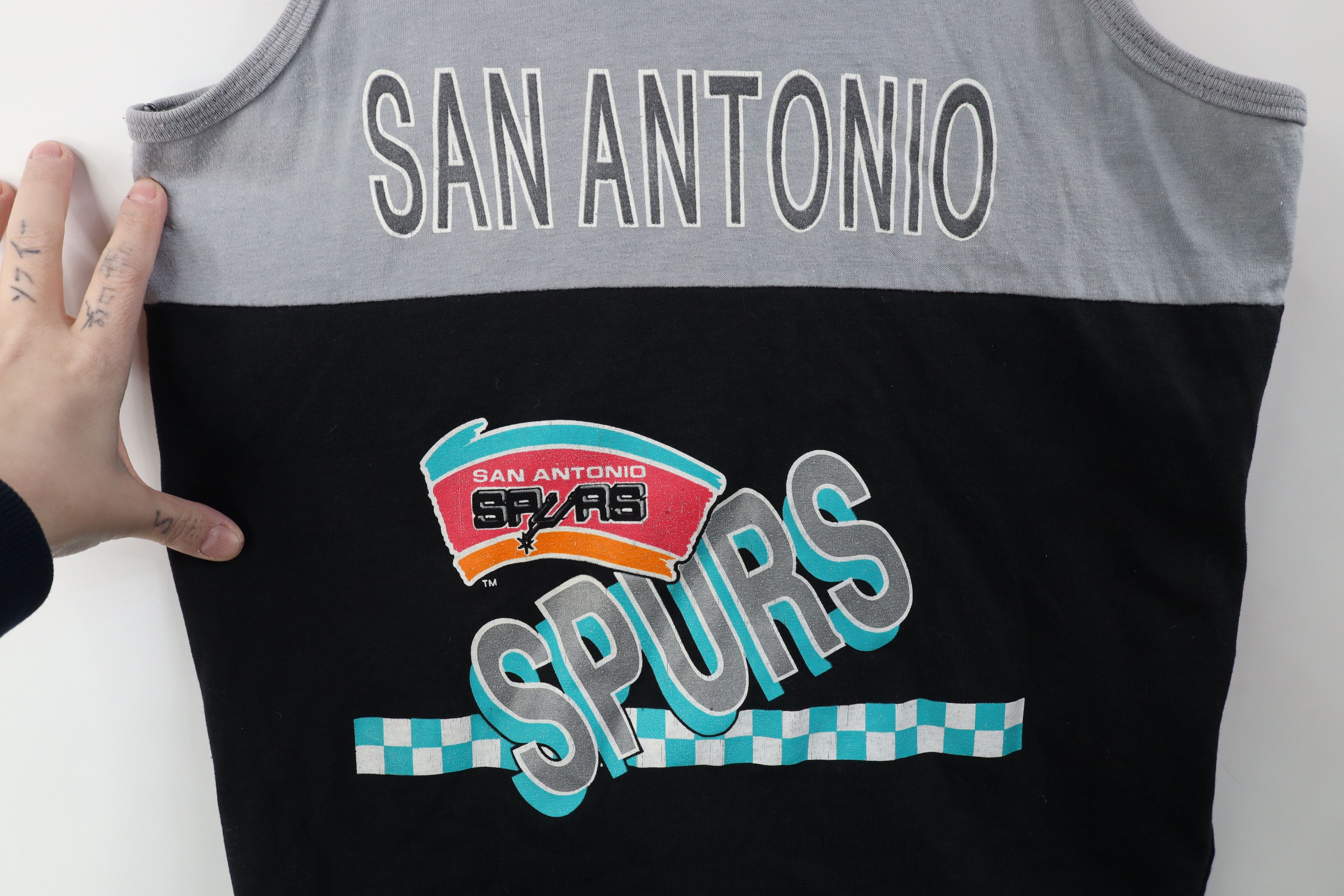 Vintage Vintage 90s Fiesta San Antonio Spurs Tank Top T-Shirt Size US M / EU 48-50 / 2 - 4 Thumbnail