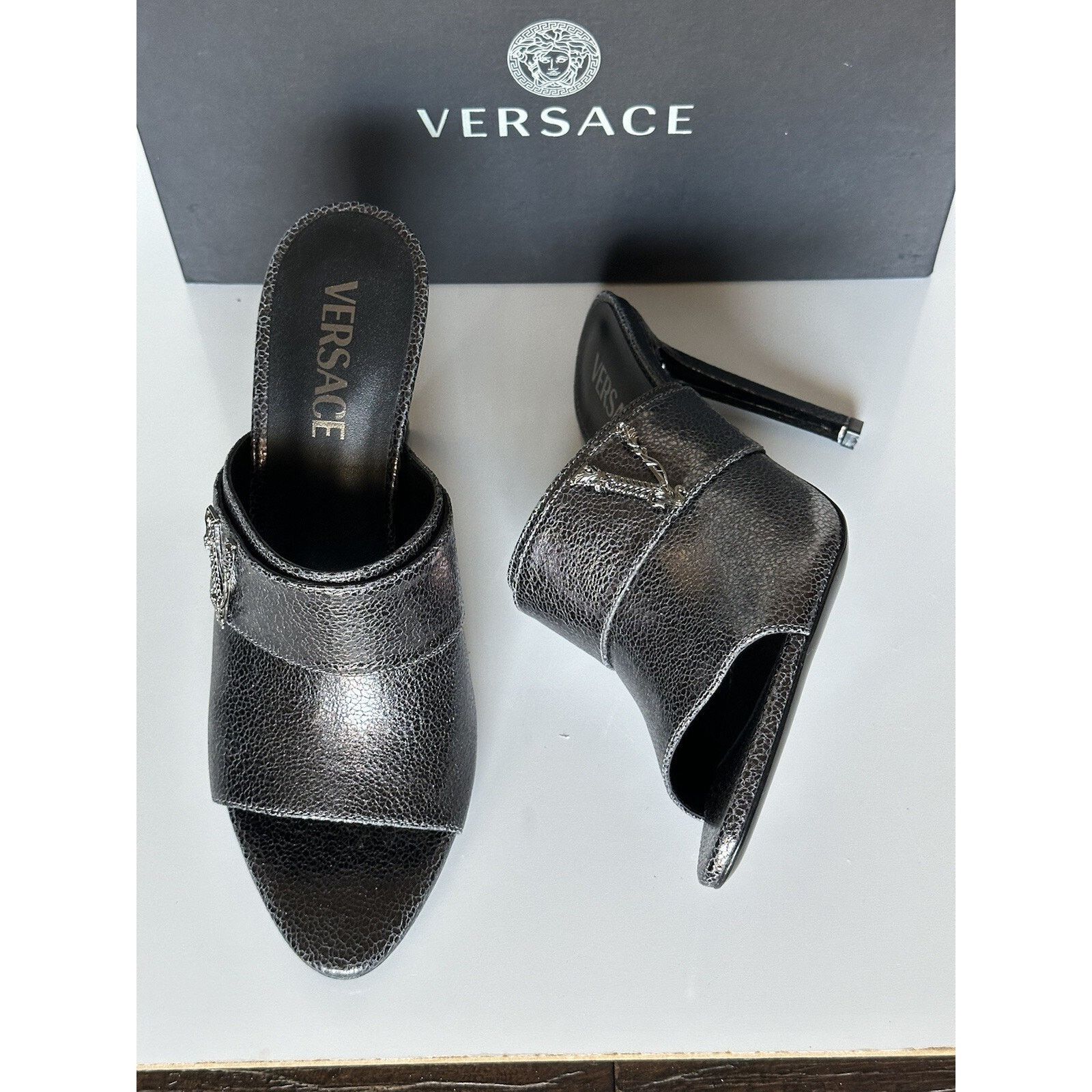 Versace Versace Virtus Leather Black Sandals Shoes 7 US 1011901 Size US 7 / IT 37 - 14 Thumbnail