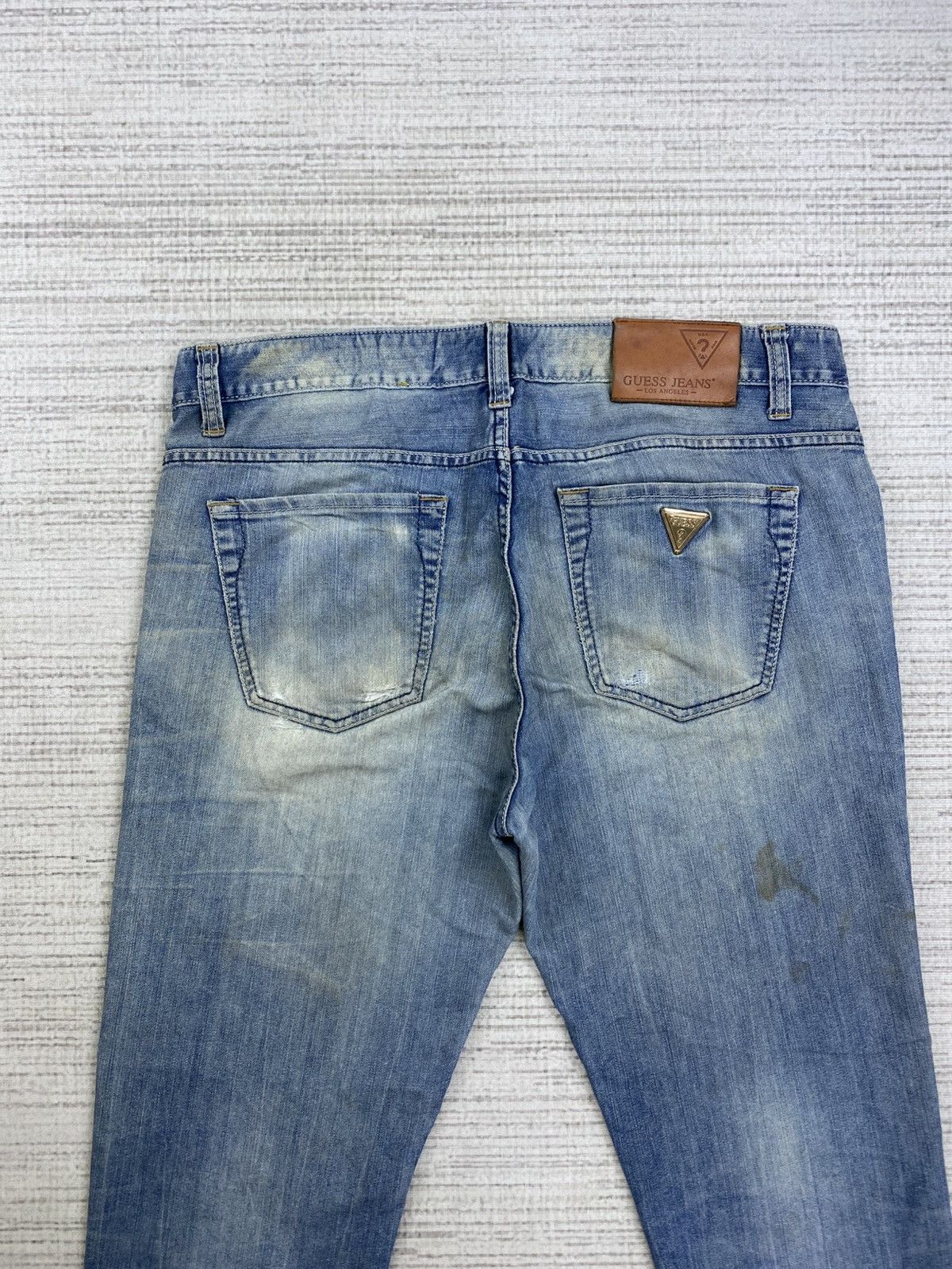 Guess × Vintage Vintage Guess Los Angeles Metal Logo Denim Jeans Size US 31 - 11 Thumbnail