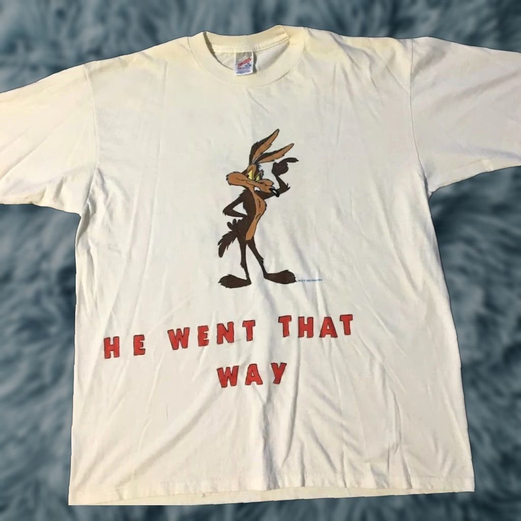 Vintage VINTAGE 90s Wile E Coyote Roadrunner T-Shirt XL White Nike? Size US XL / EU 56 / 4 - 1 Thumbnail